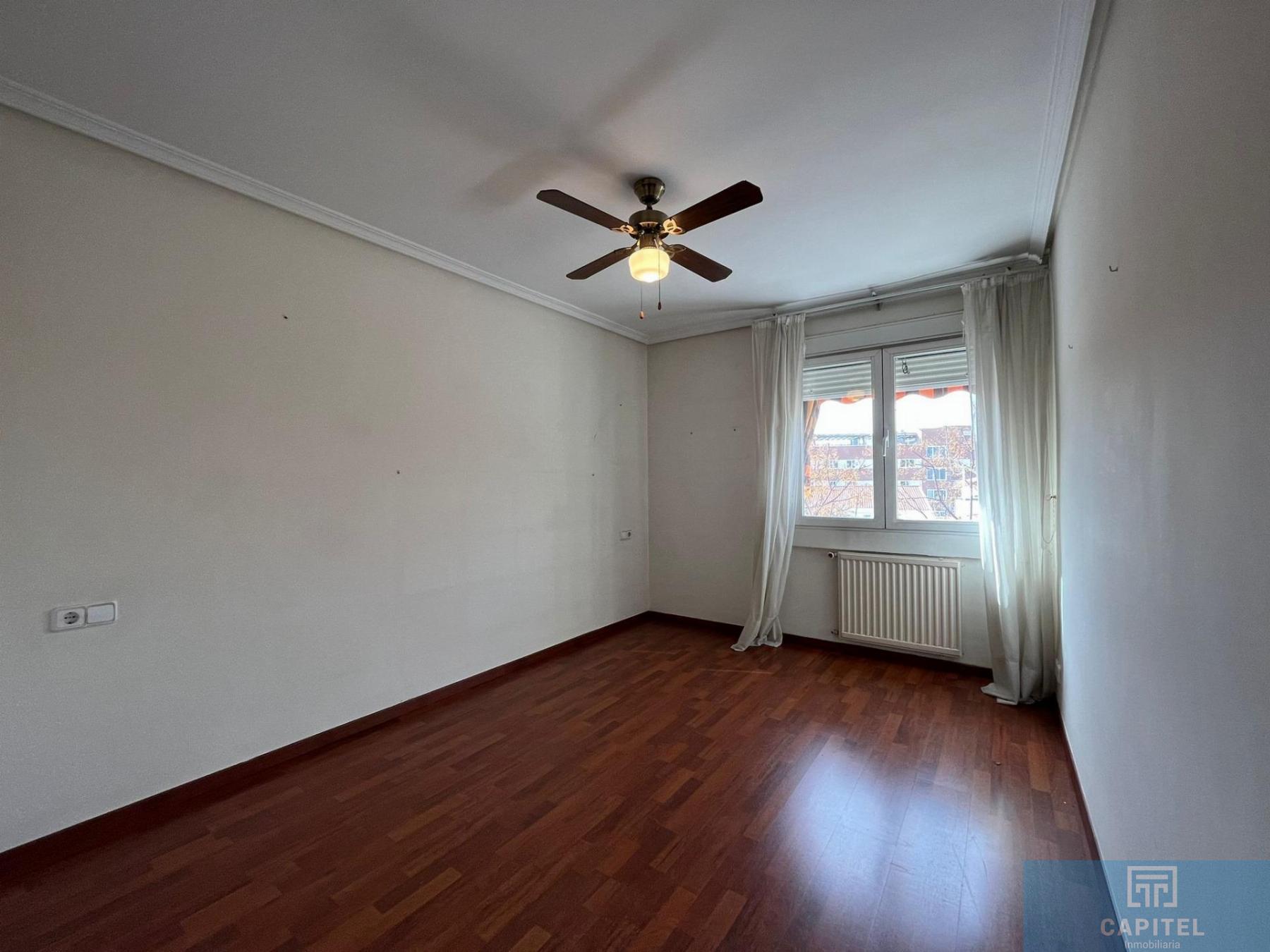 For sale of flat in Córdoba