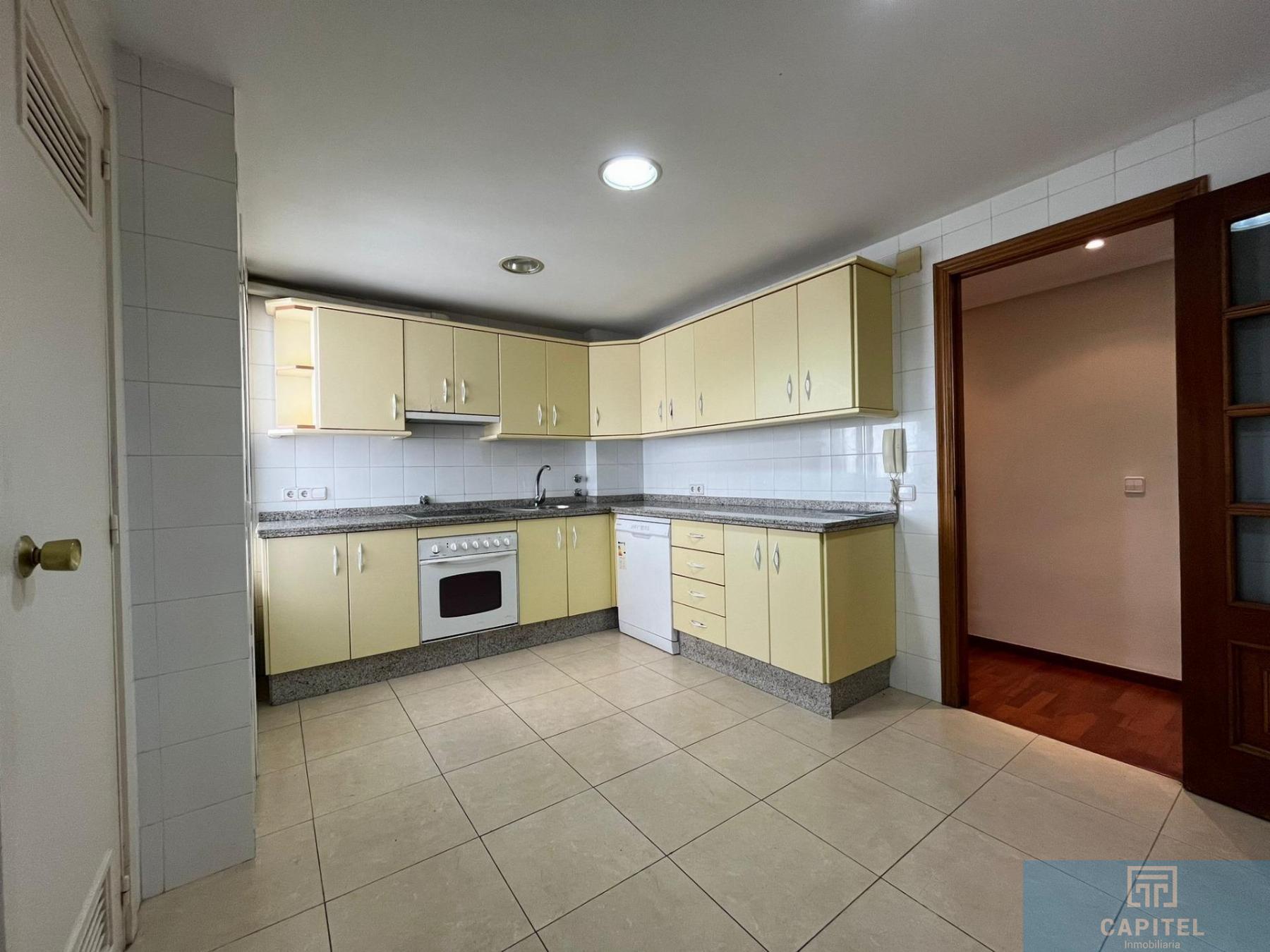 For sale of flat in Córdoba