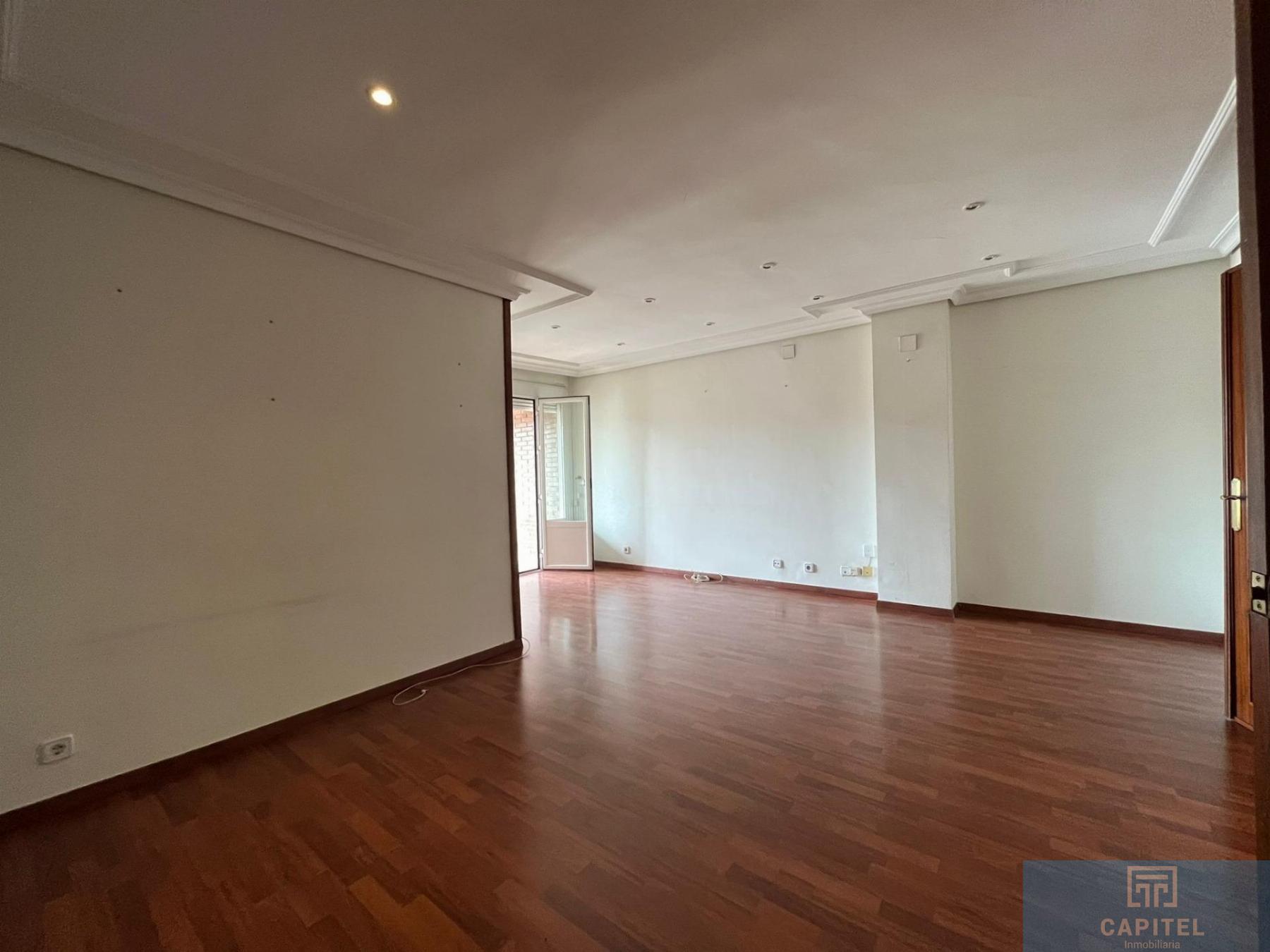 For sale of flat in Córdoba