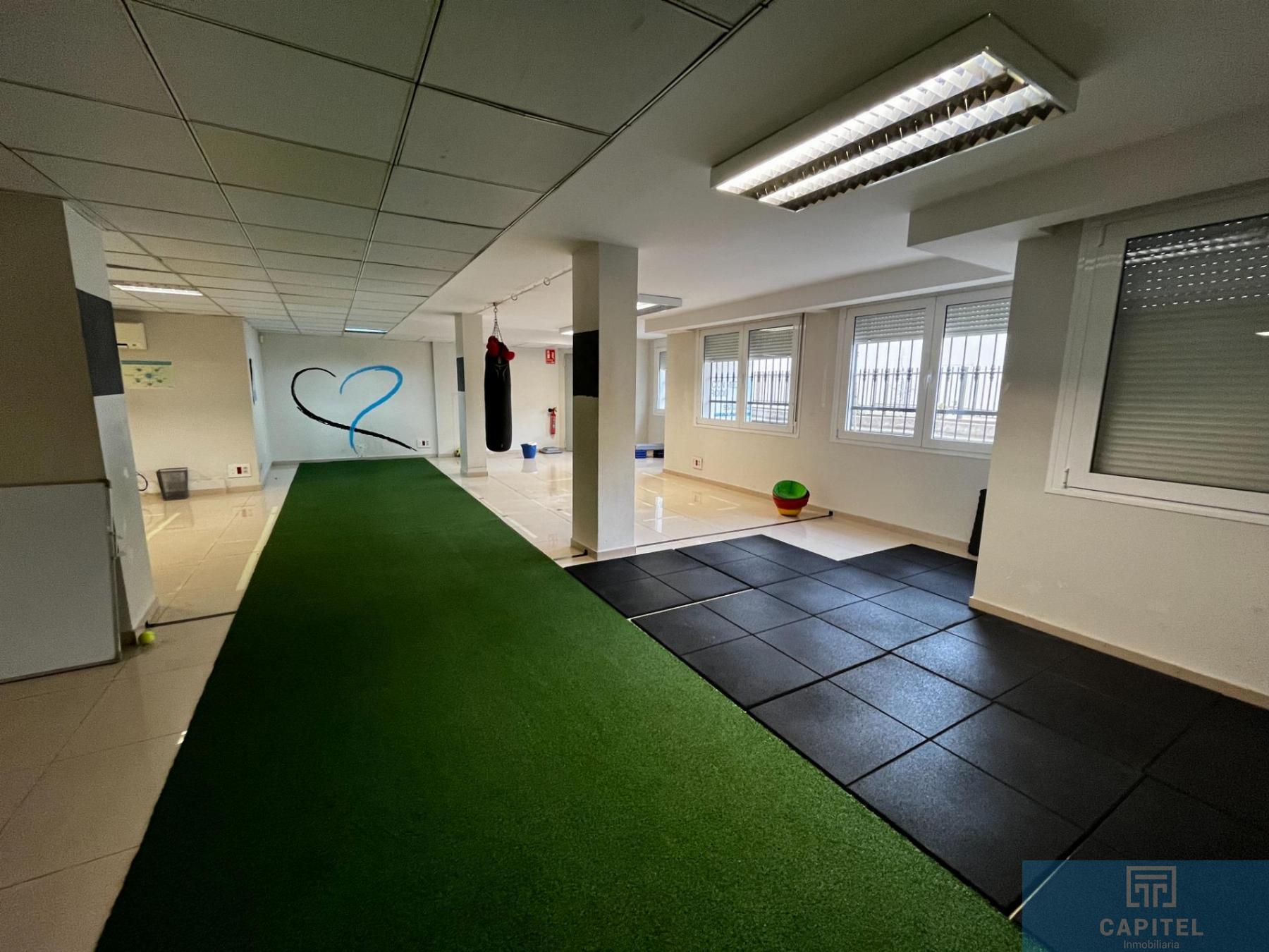 For rent of commercial in Córdoba