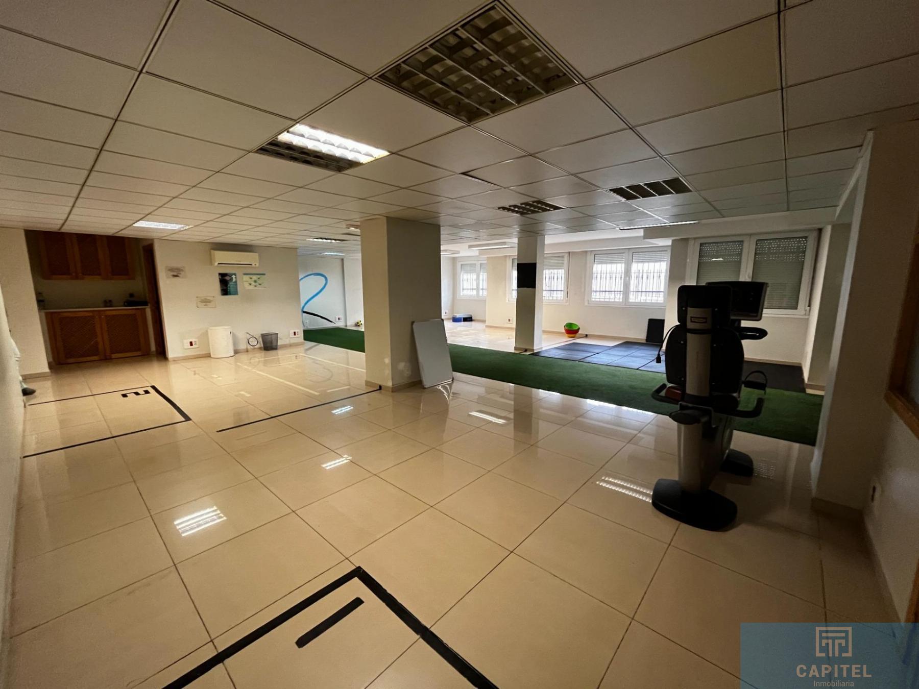 For rent of commercial in Córdoba