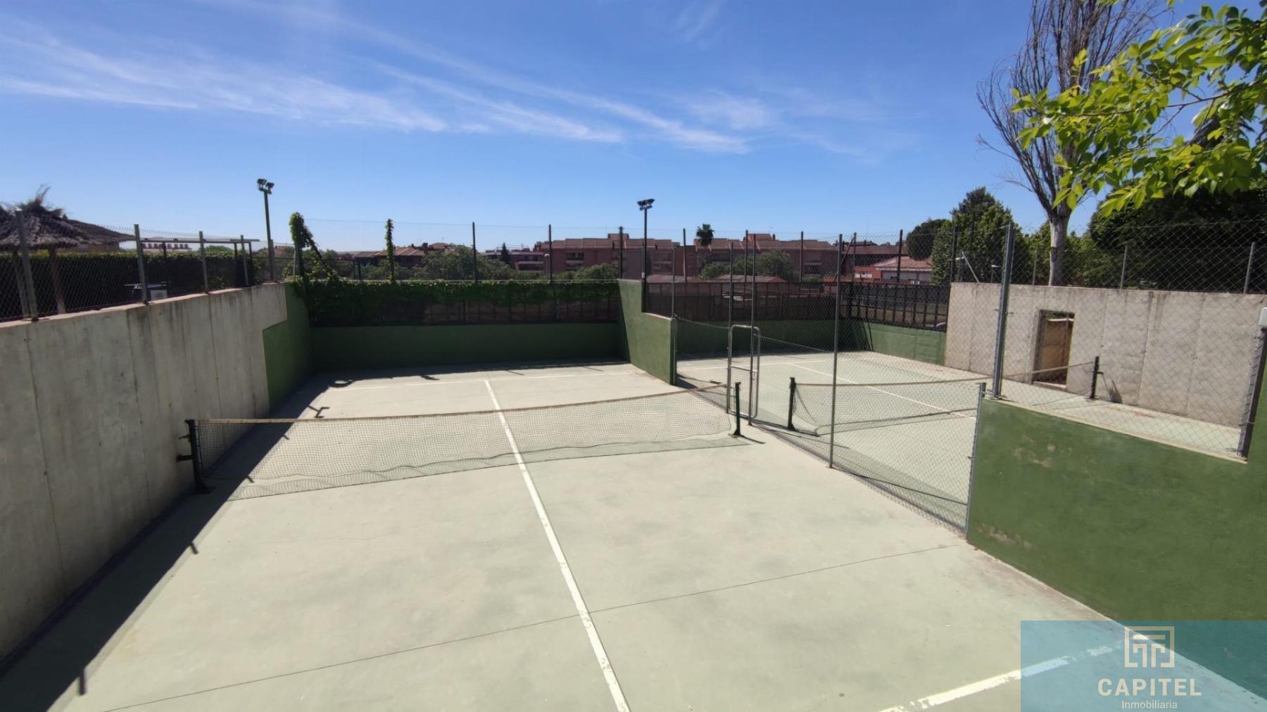For sale of flat in Córdoba