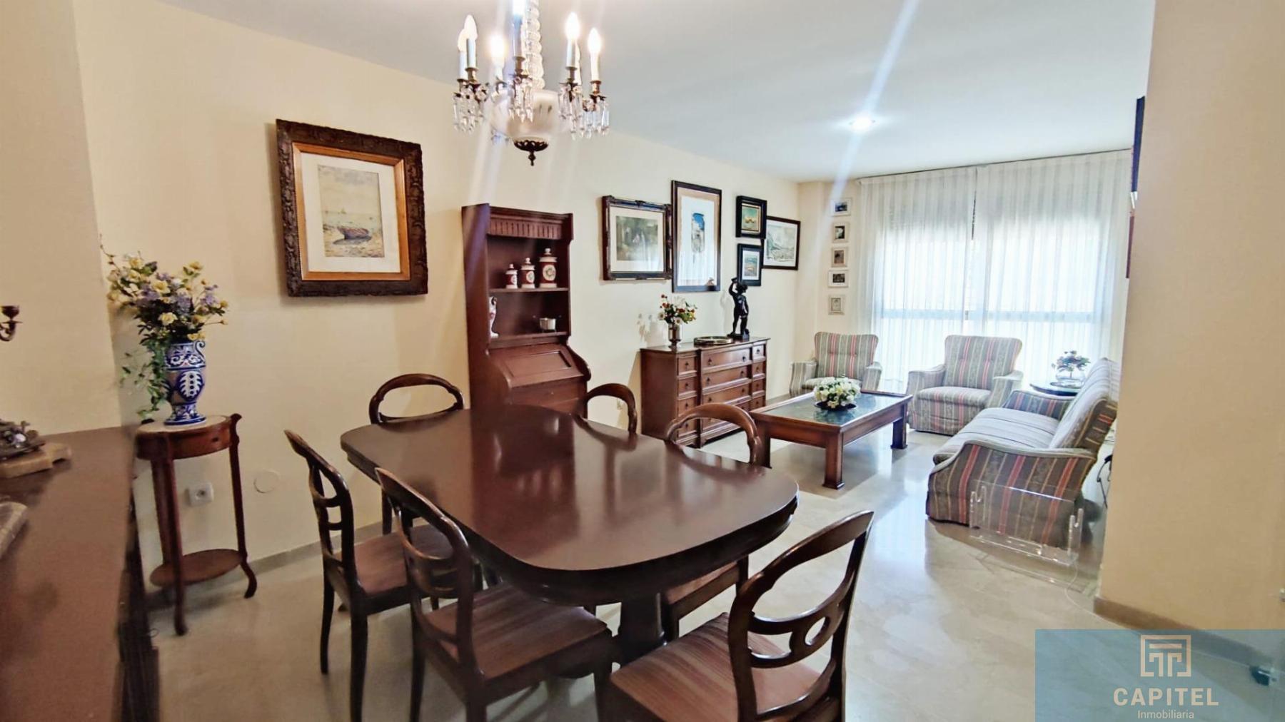 For sale of flat in Córdoba