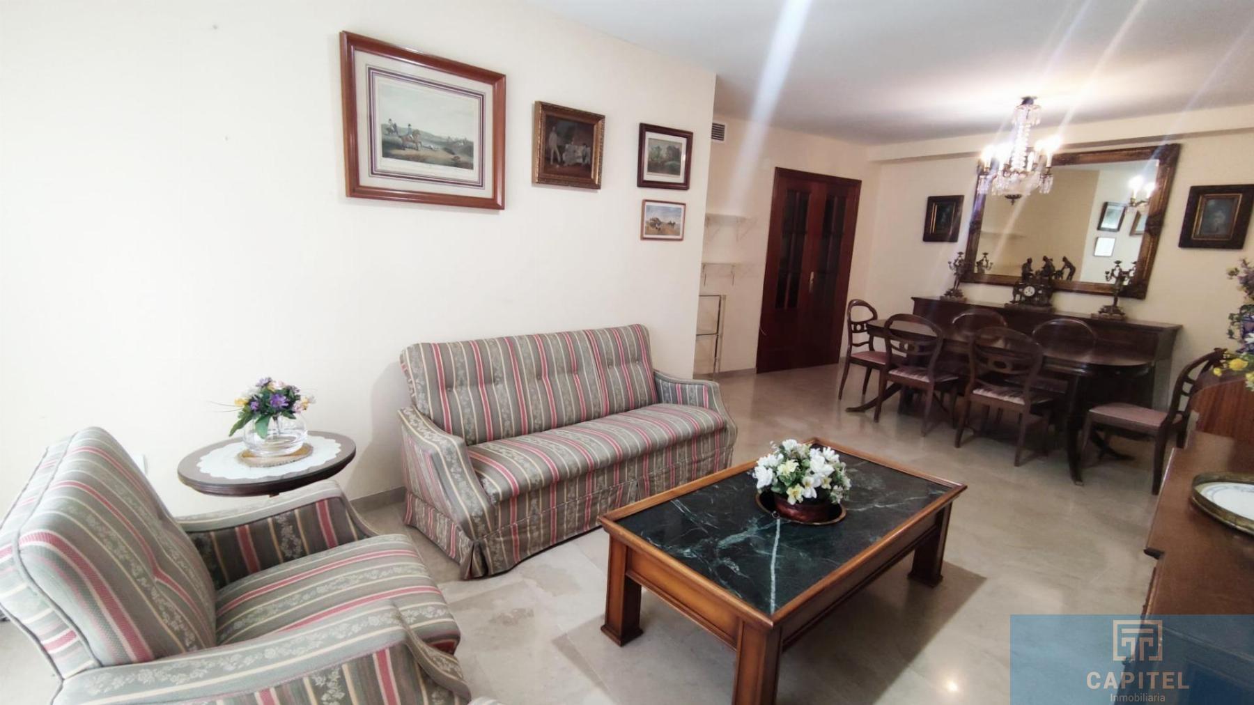 For sale of flat in Córdoba