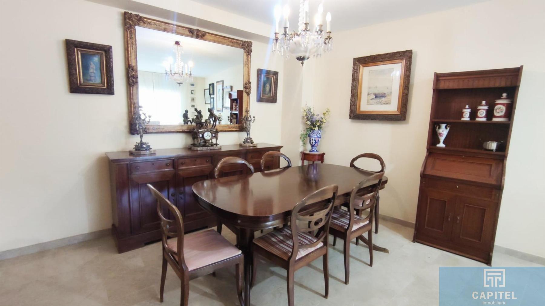 For sale of flat in Córdoba