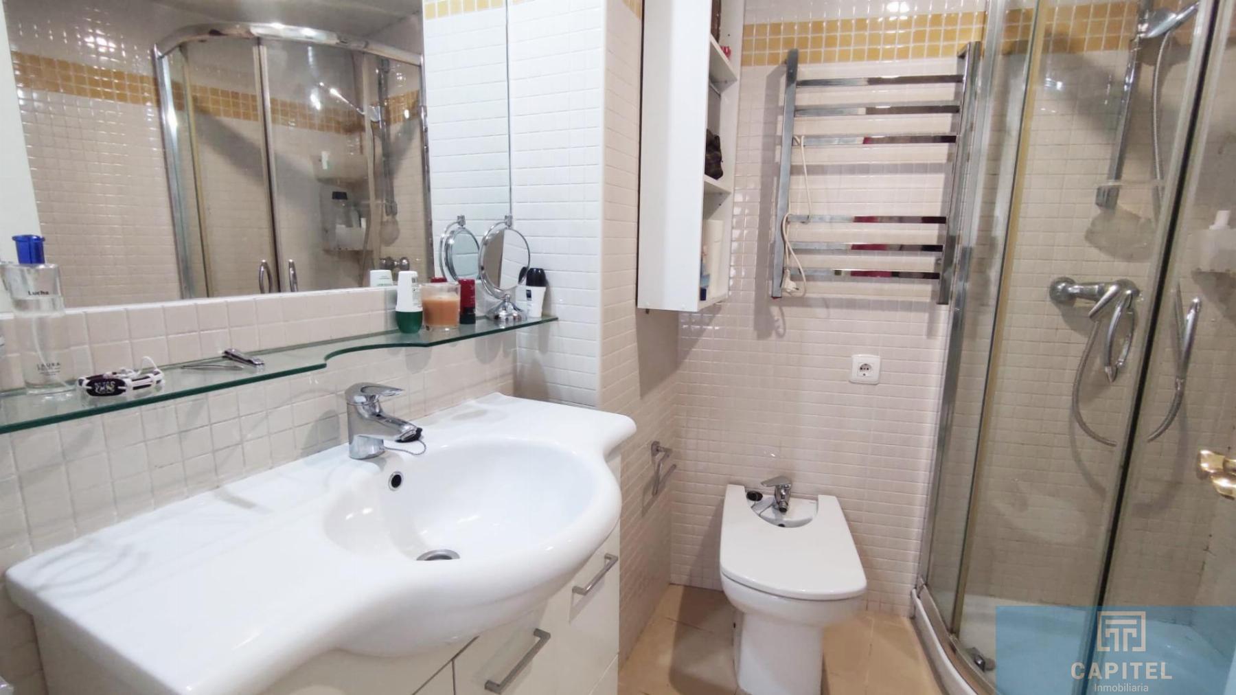 For sale of flat in Córdoba
