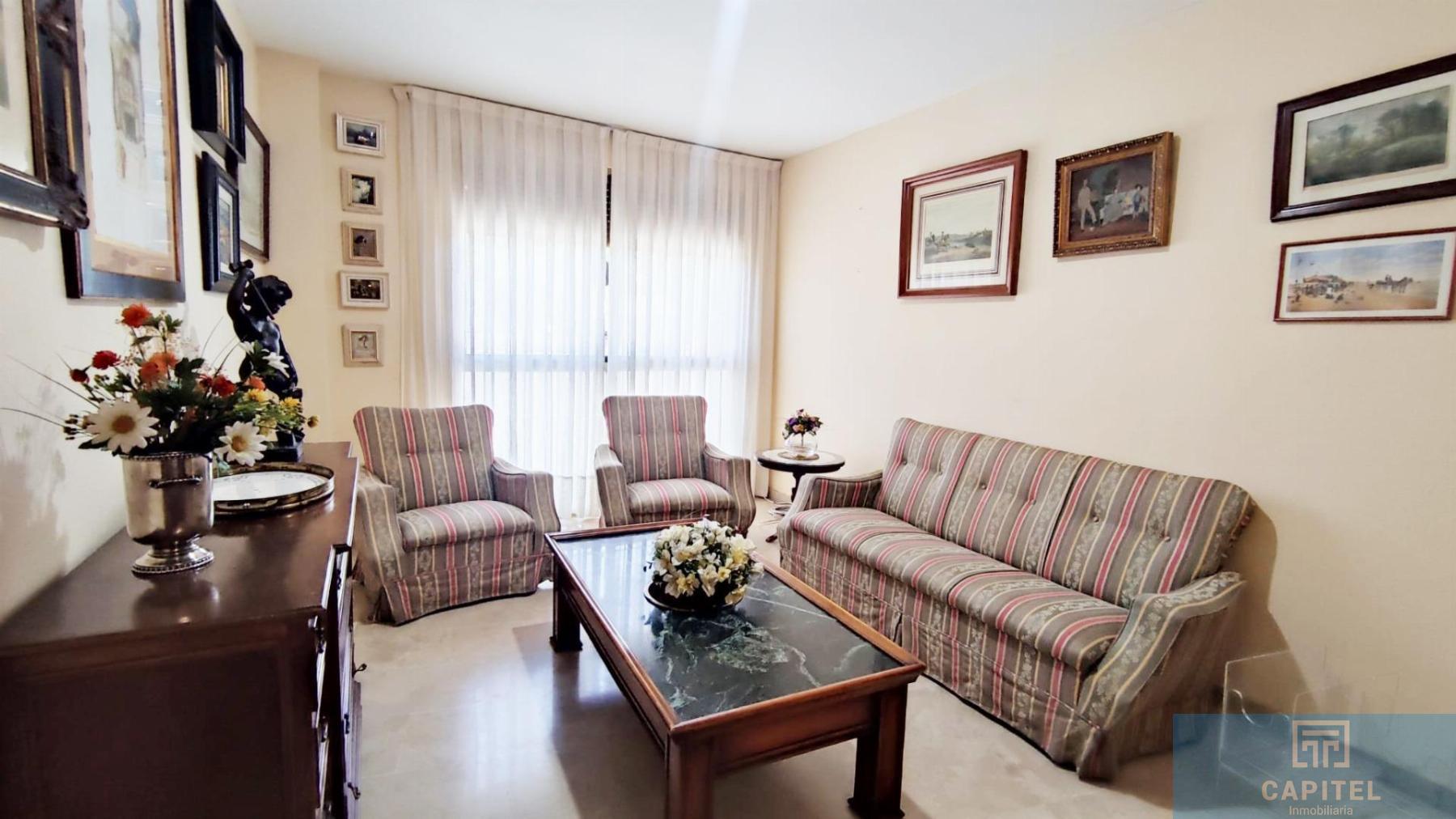 For sale of flat in Córdoba