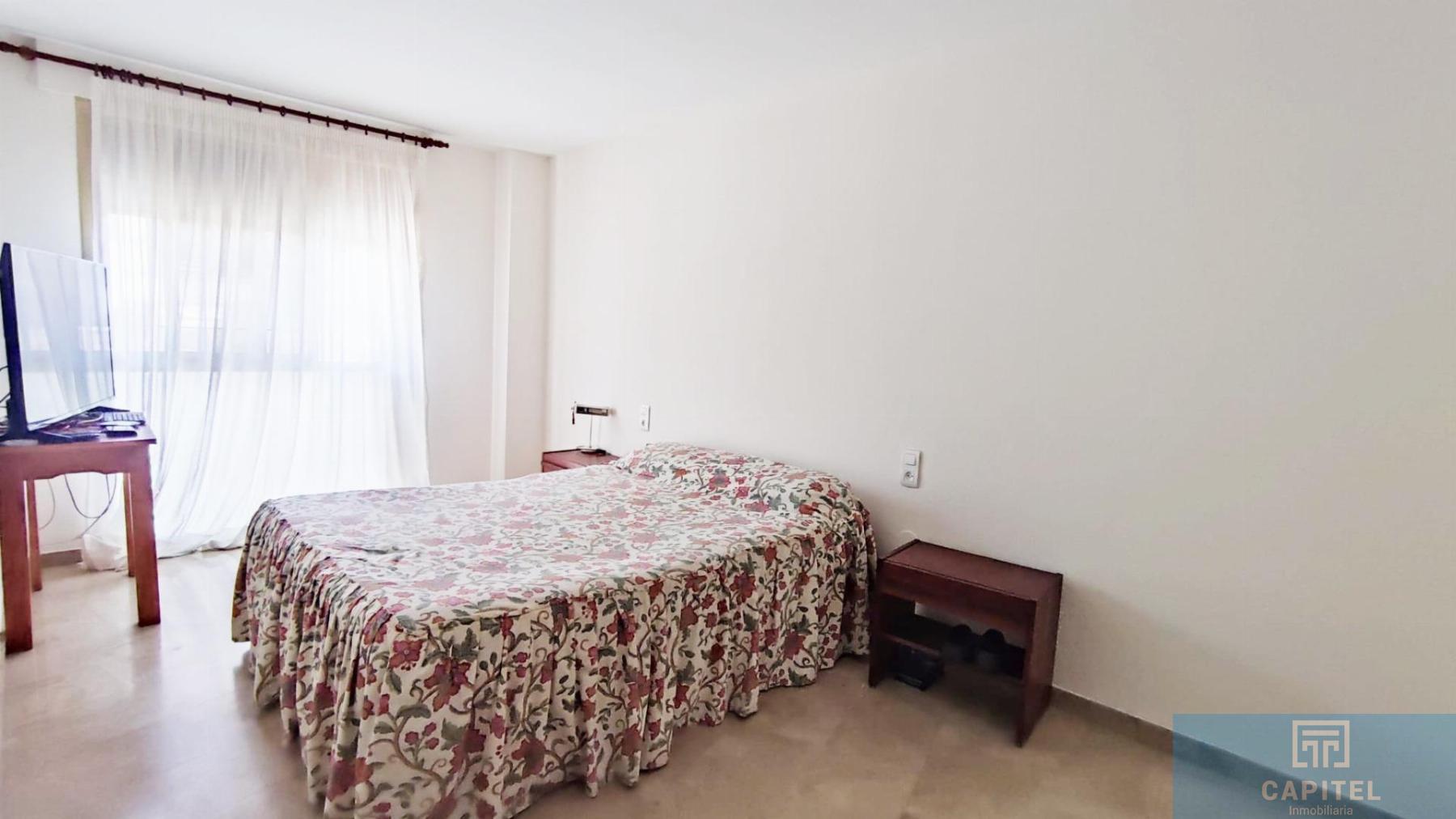 For sale of flat in Córdoba