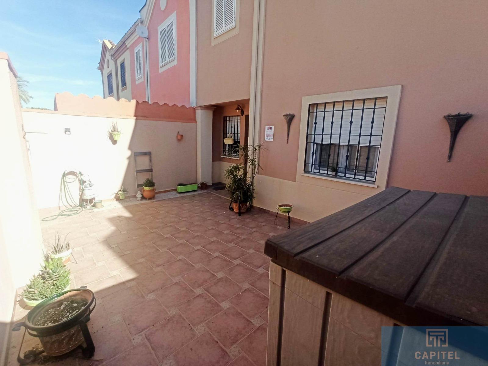 For sale of chalet in Córdoba