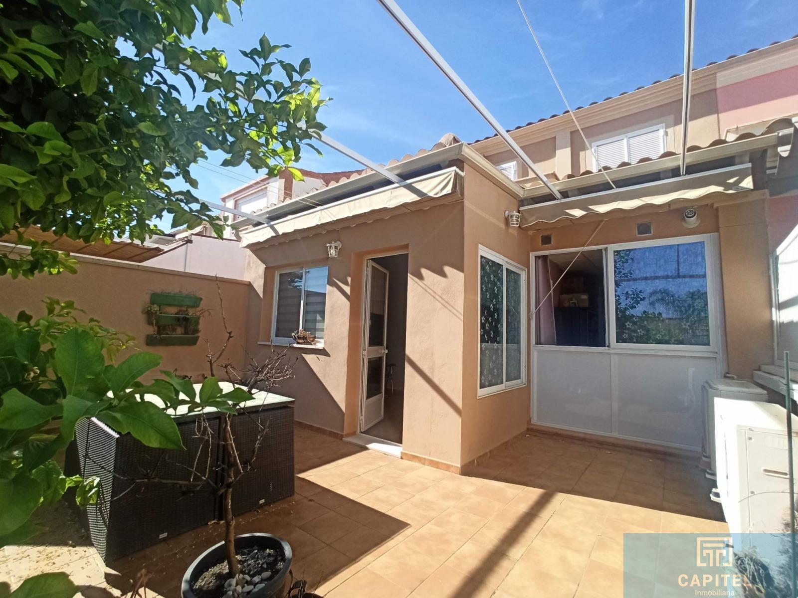 For sale of chalet in Córdoba