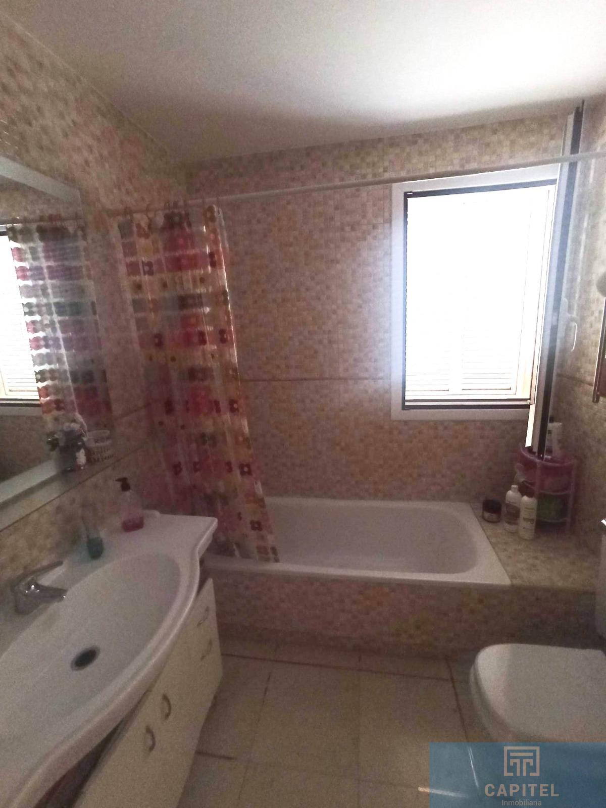 For sale of chalet in Córdoba