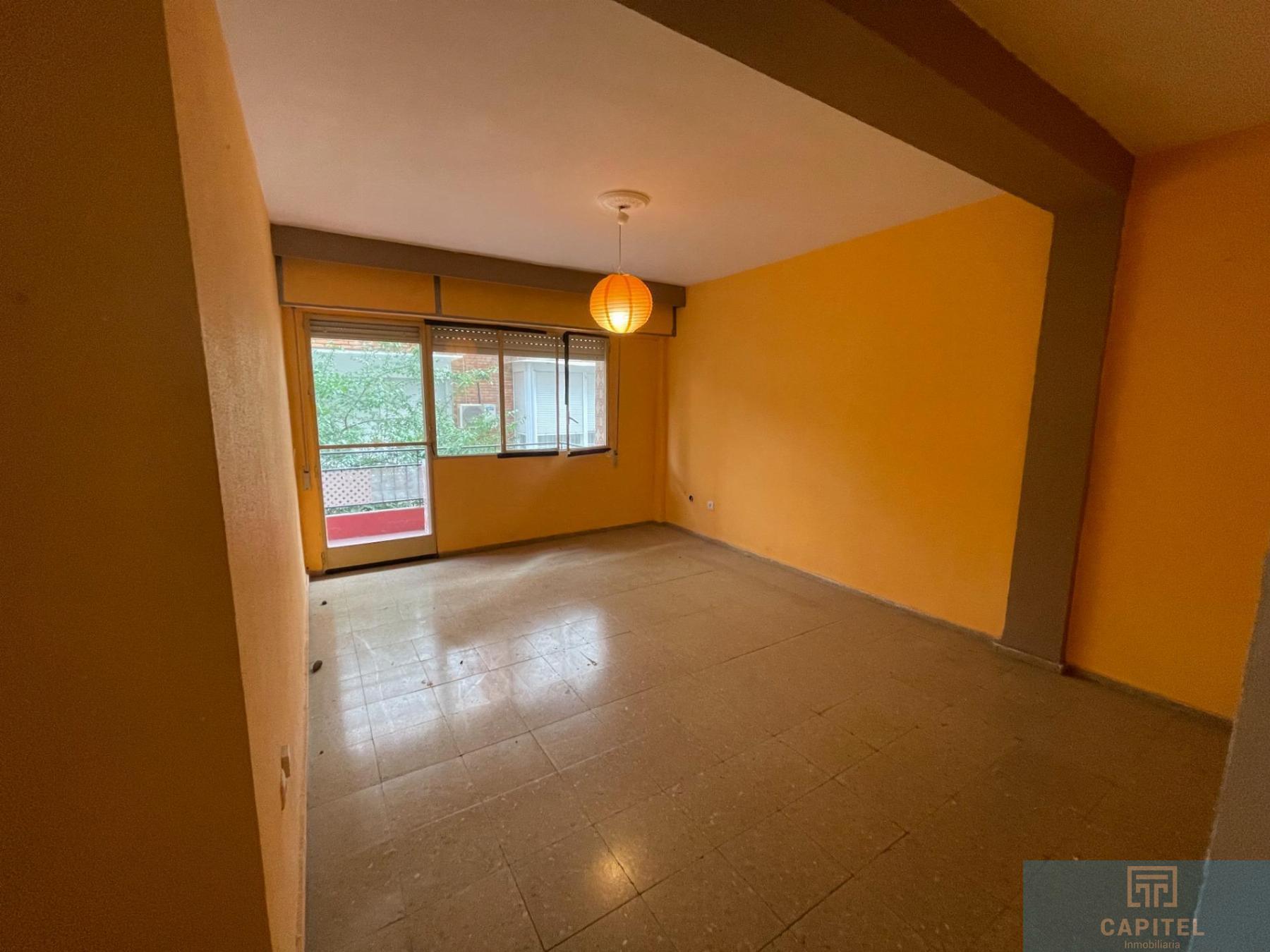 For sale of flat in Córdoba