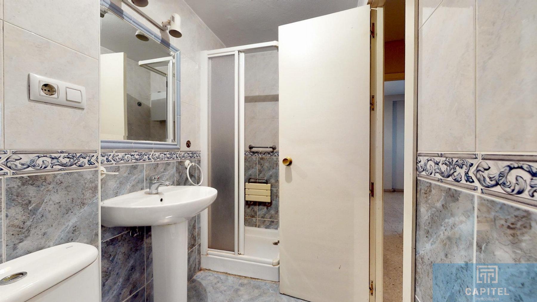 For sale of flat in Córdoba
