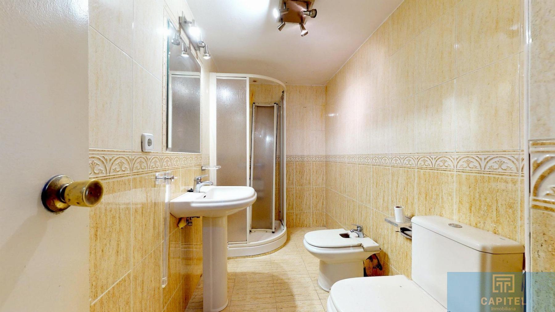For sale of flat in Córdoba