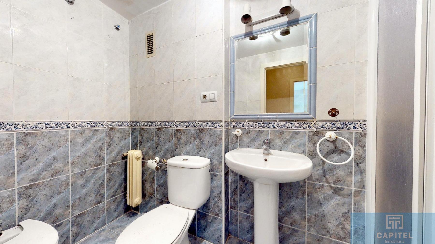 For sale of flat in Córdoba