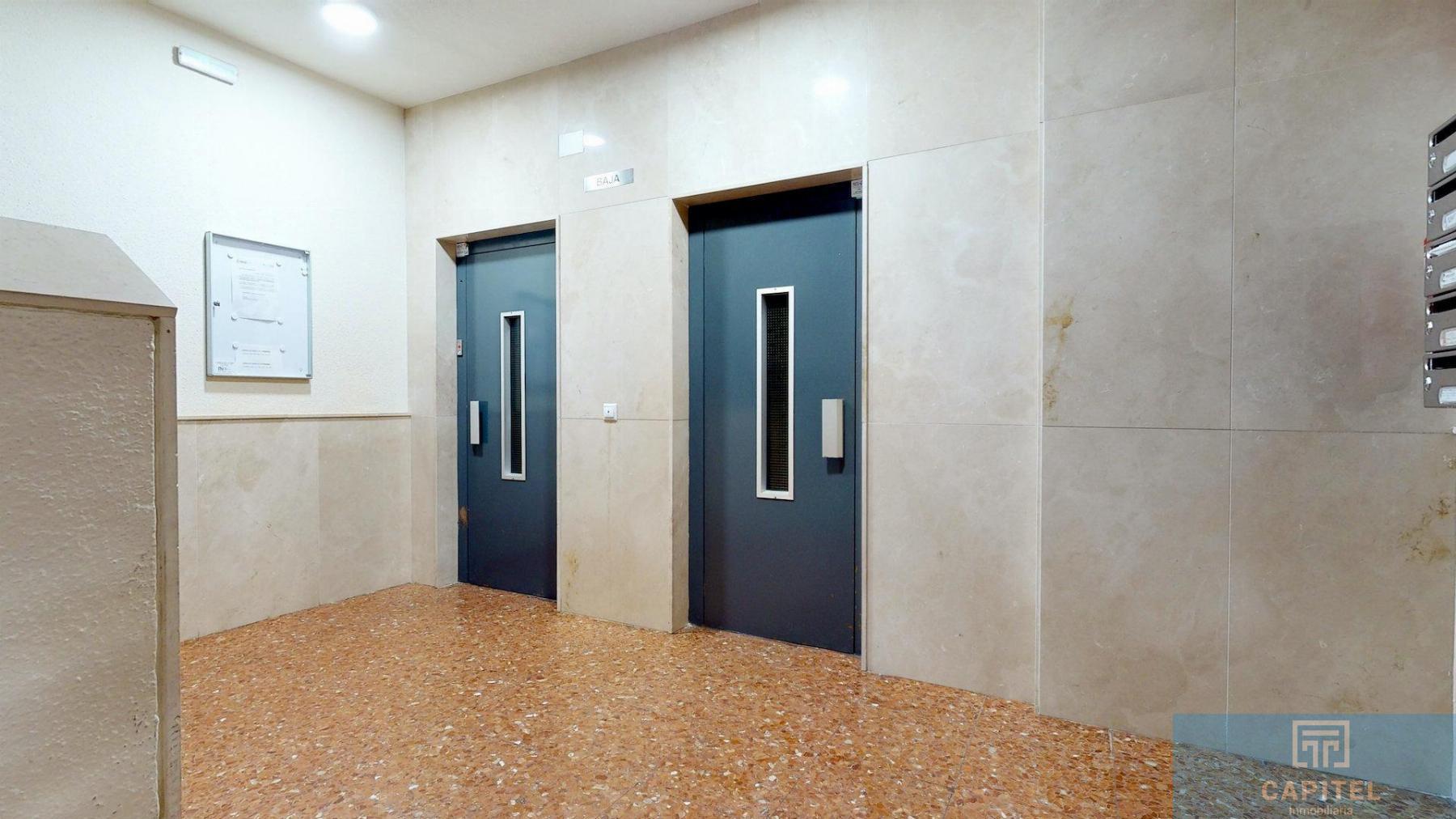 For sale of flat in Córdoba