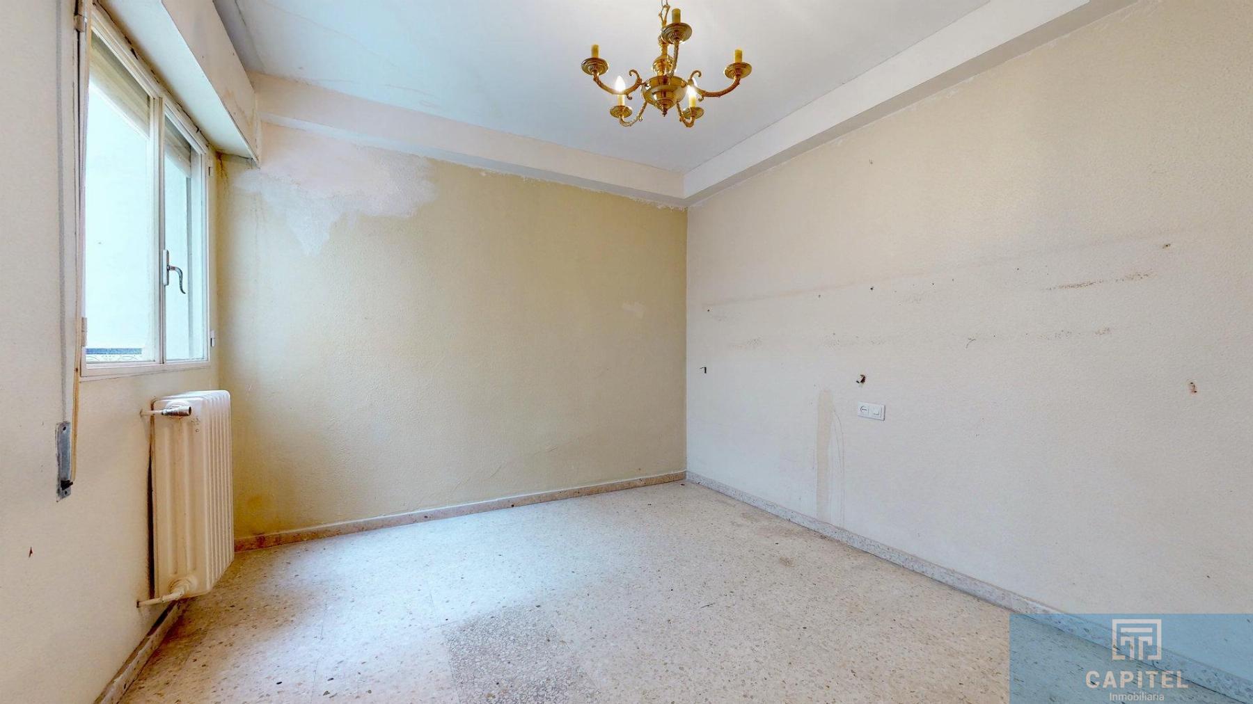 For sale of flat in Córdoba