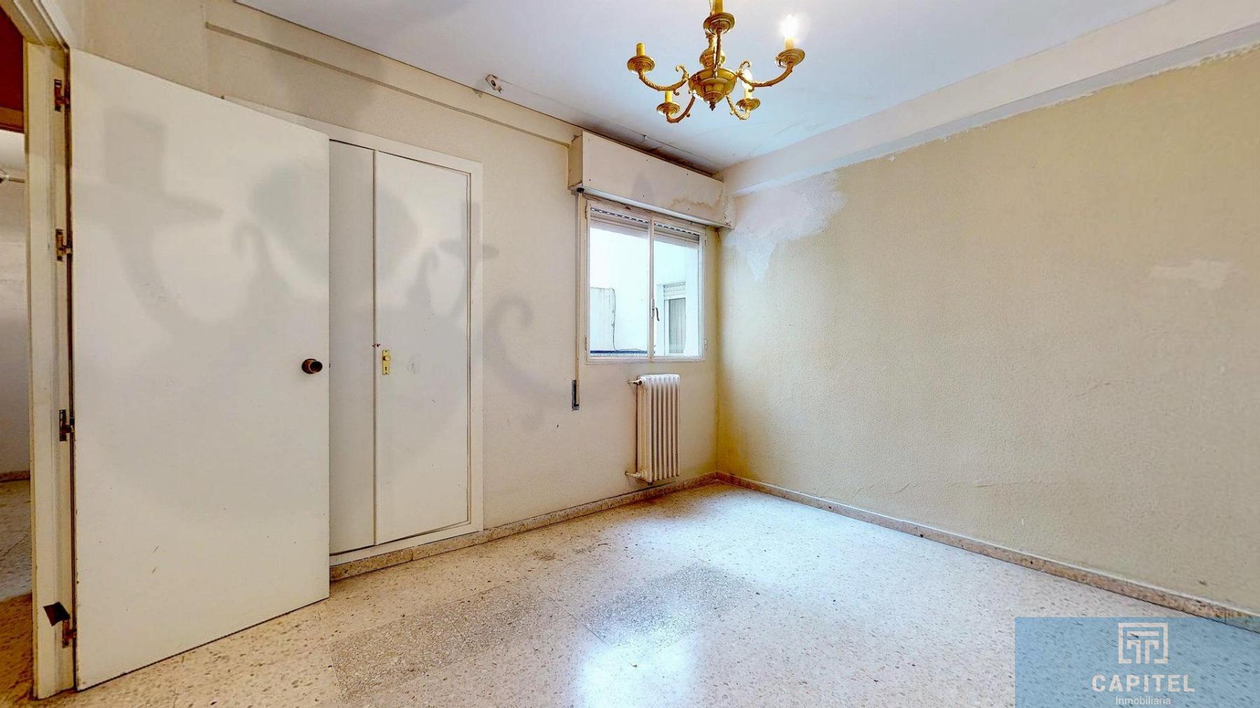 For sale of flat in Córdoba