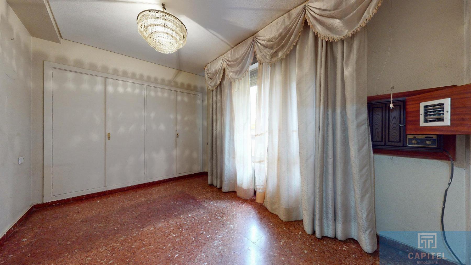 For sale of flat in Córdoba