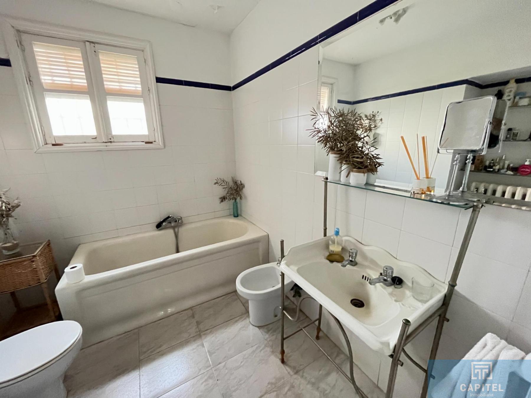 For sale of chalet in Córdoba