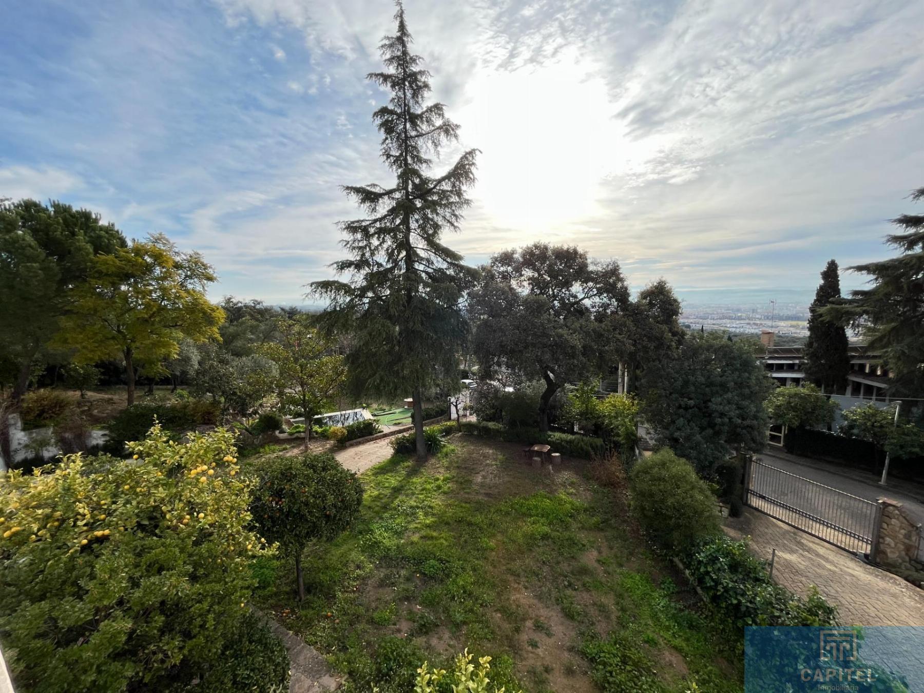 For sale of chalet in Córdoba