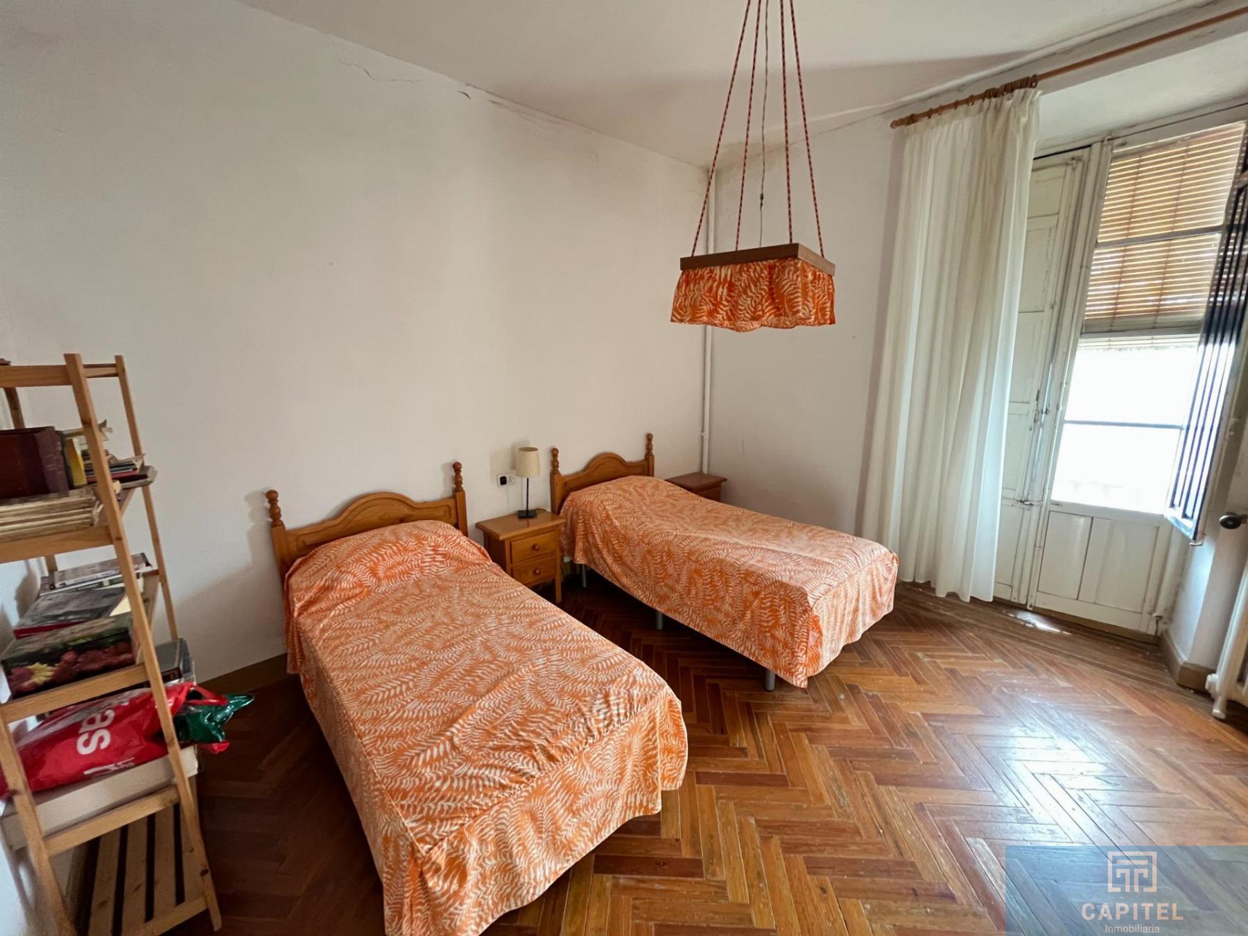 For sale of chalet in Córdoba