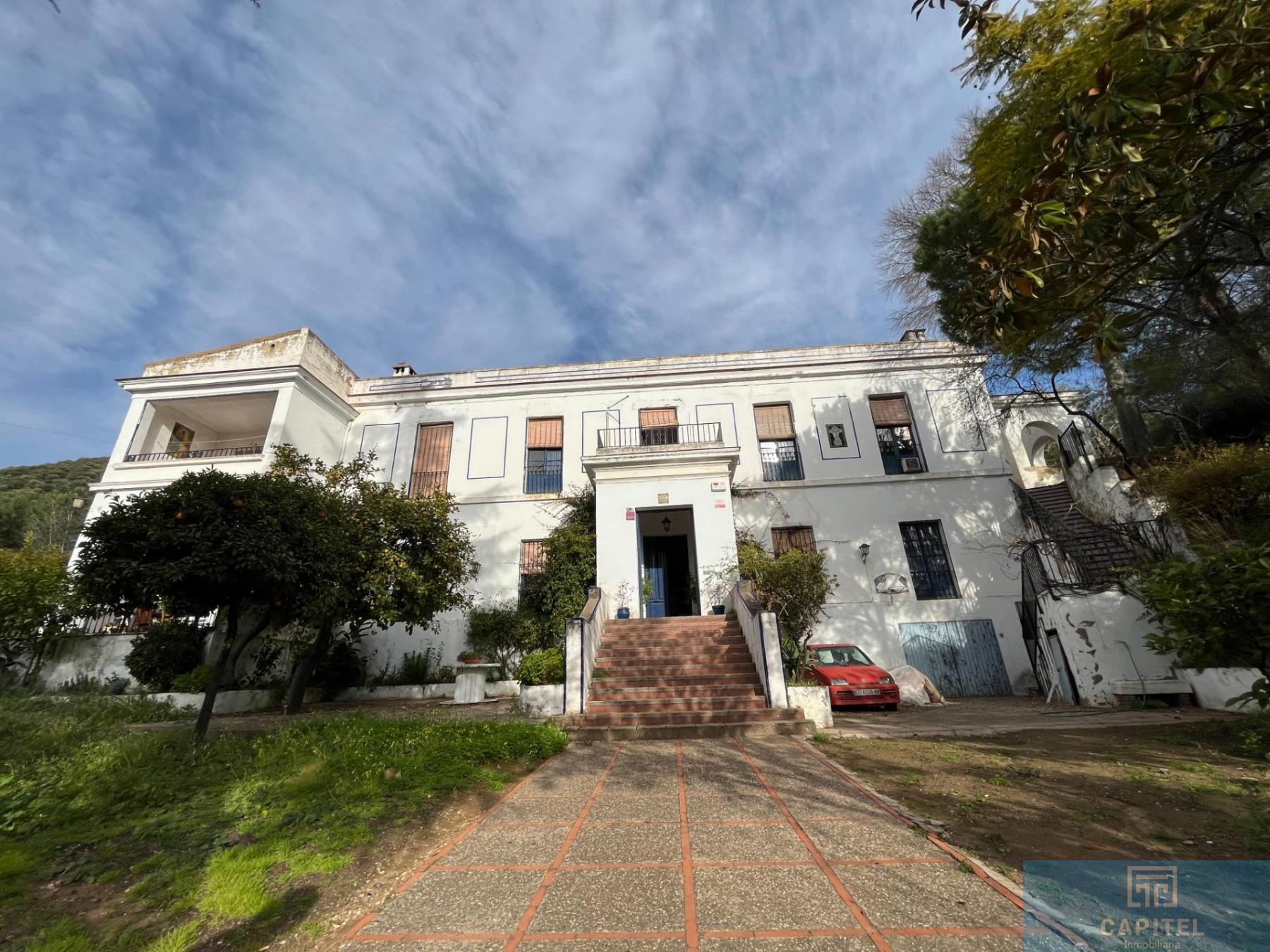 For sale of chalet in Córdoba