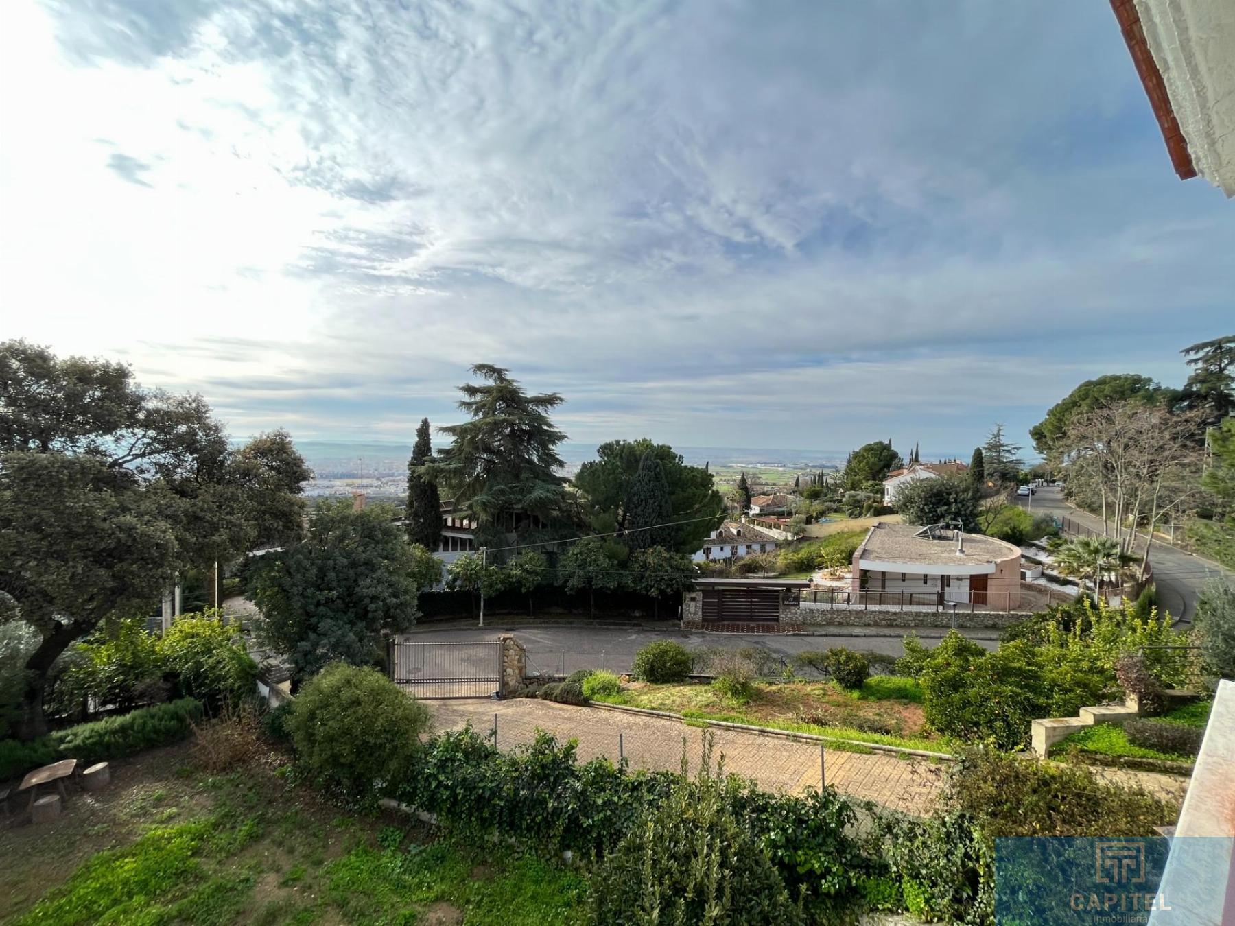 For sale of chalet in Córdoba