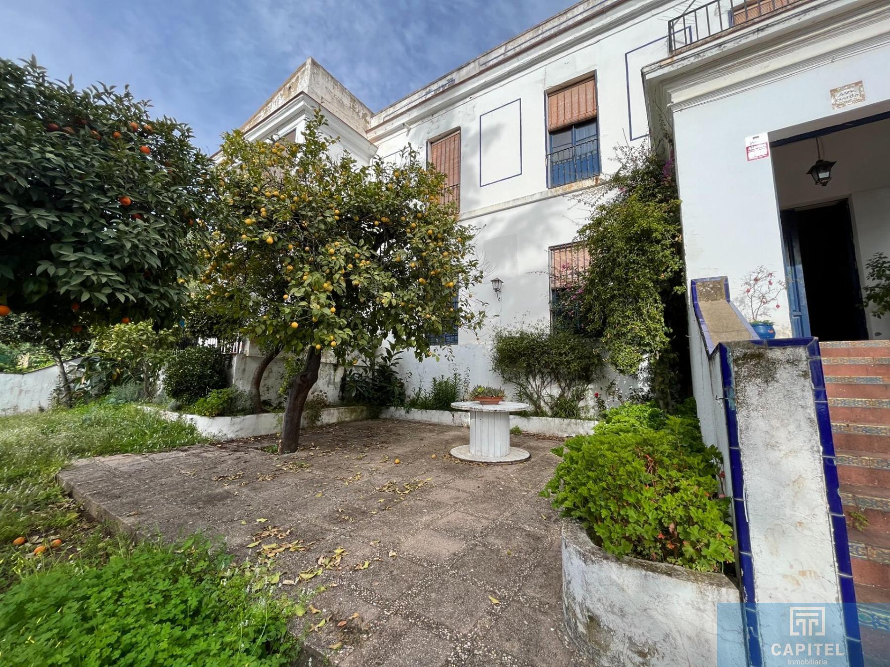 For sale of chalet in Córdoba