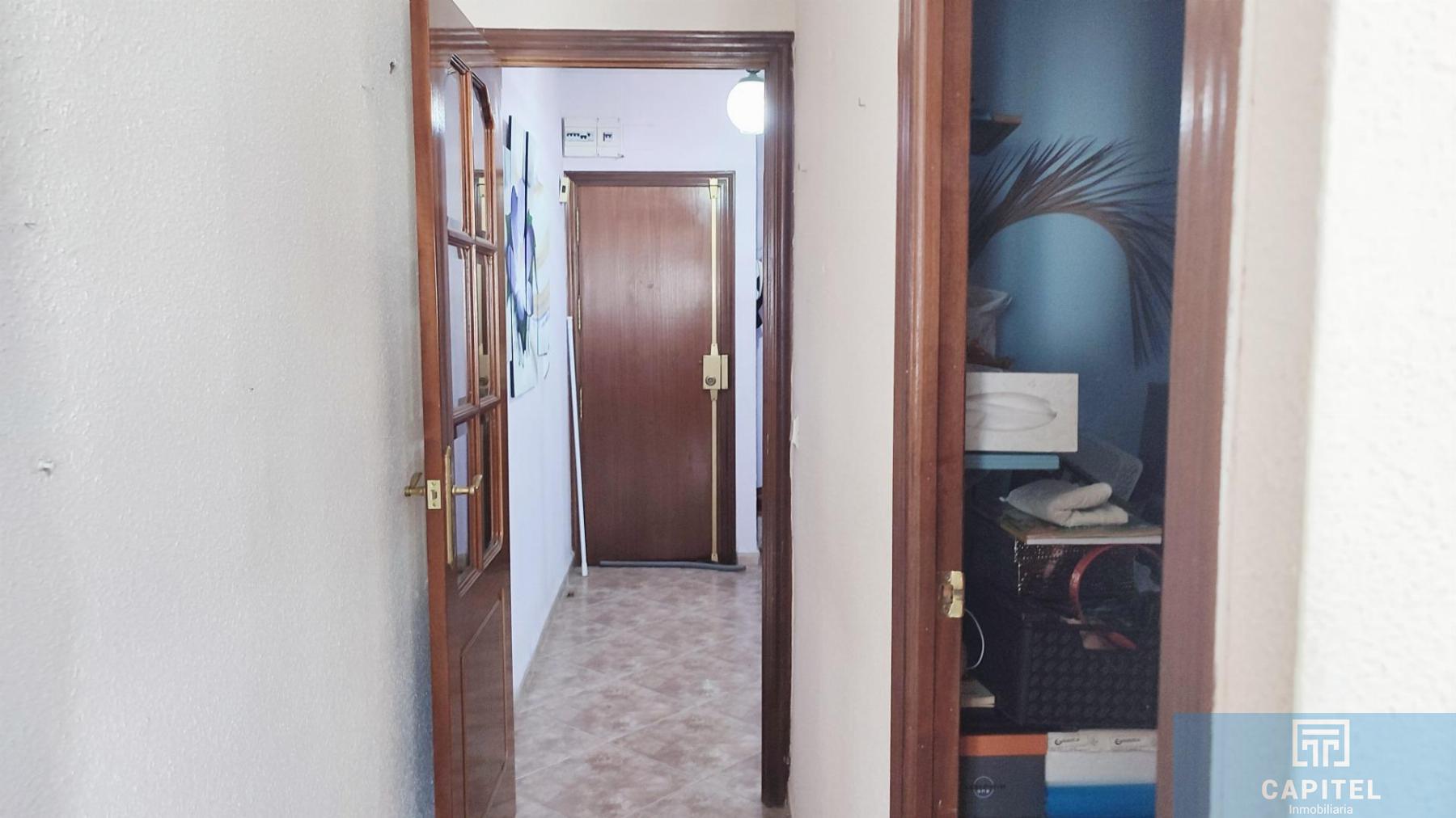 For sale of flat in Córdoba