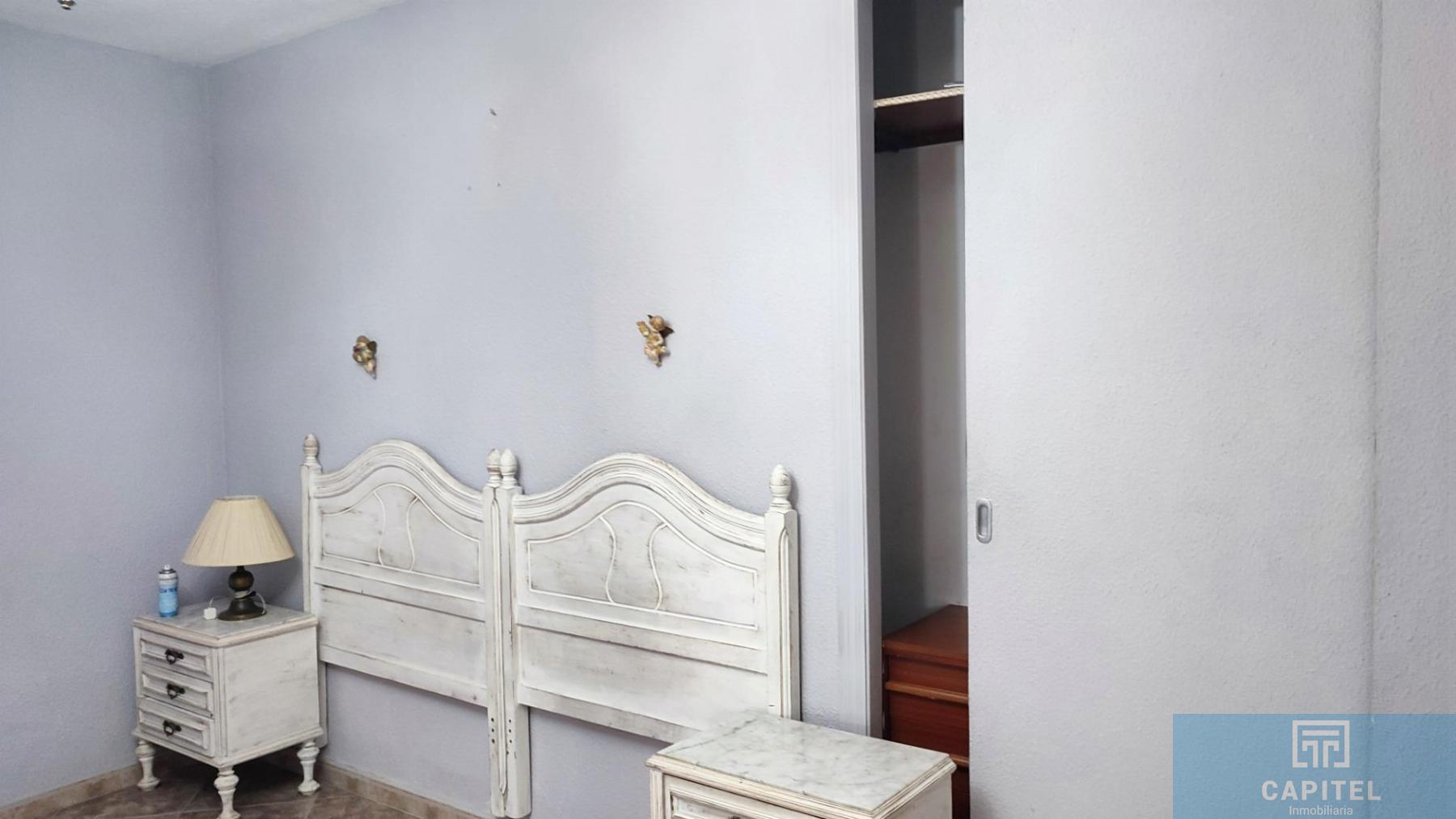 For sale of flat in Córdoba