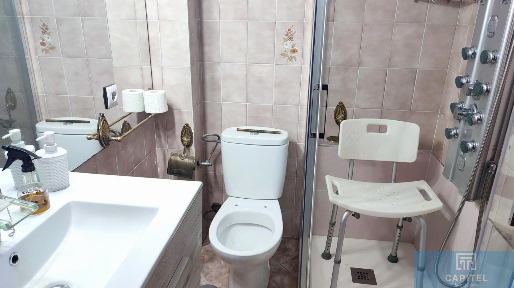 For sale of flat in Córdoba