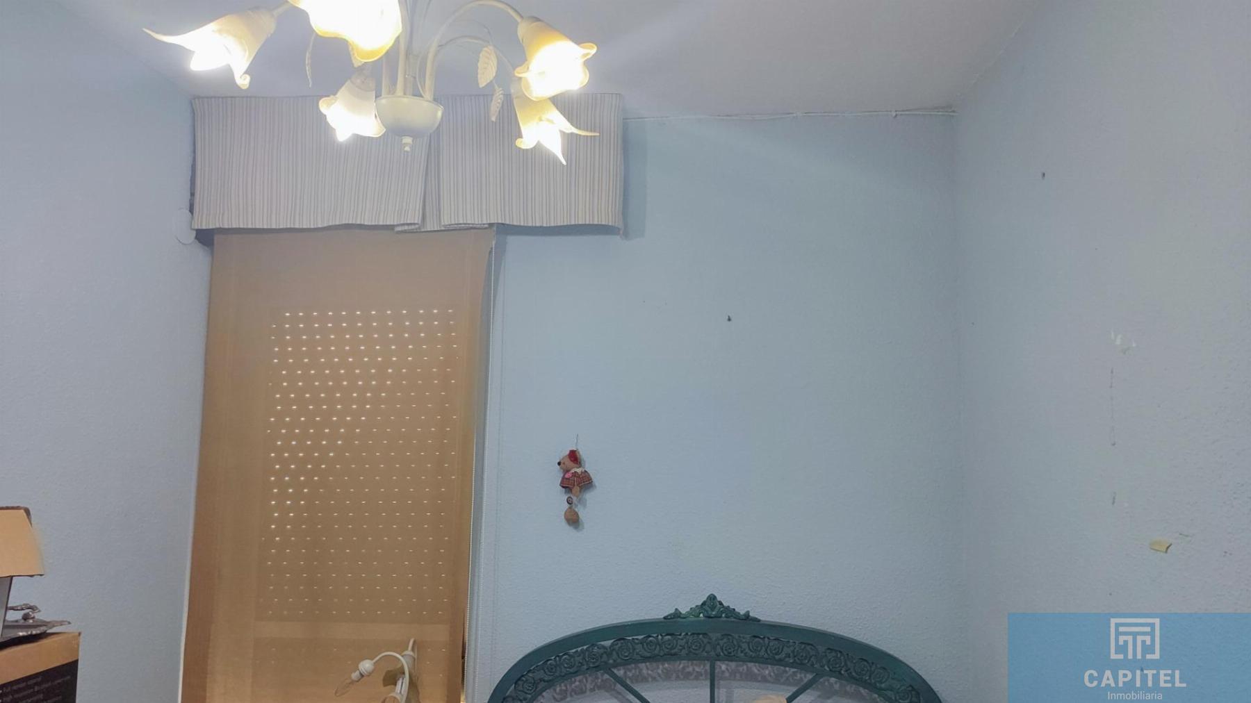 For sale of flat in Córdoba