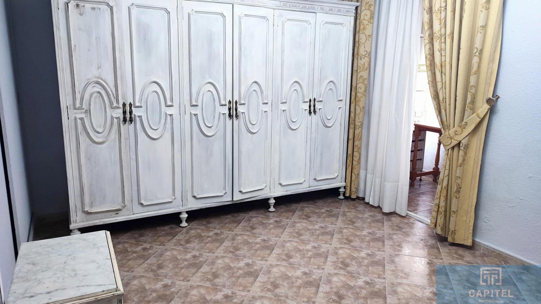 For sale of flat in Córdoba