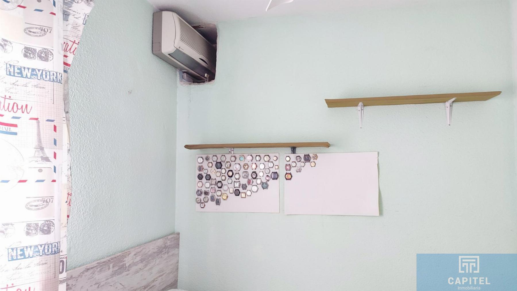 For sale of flat in Córdoba