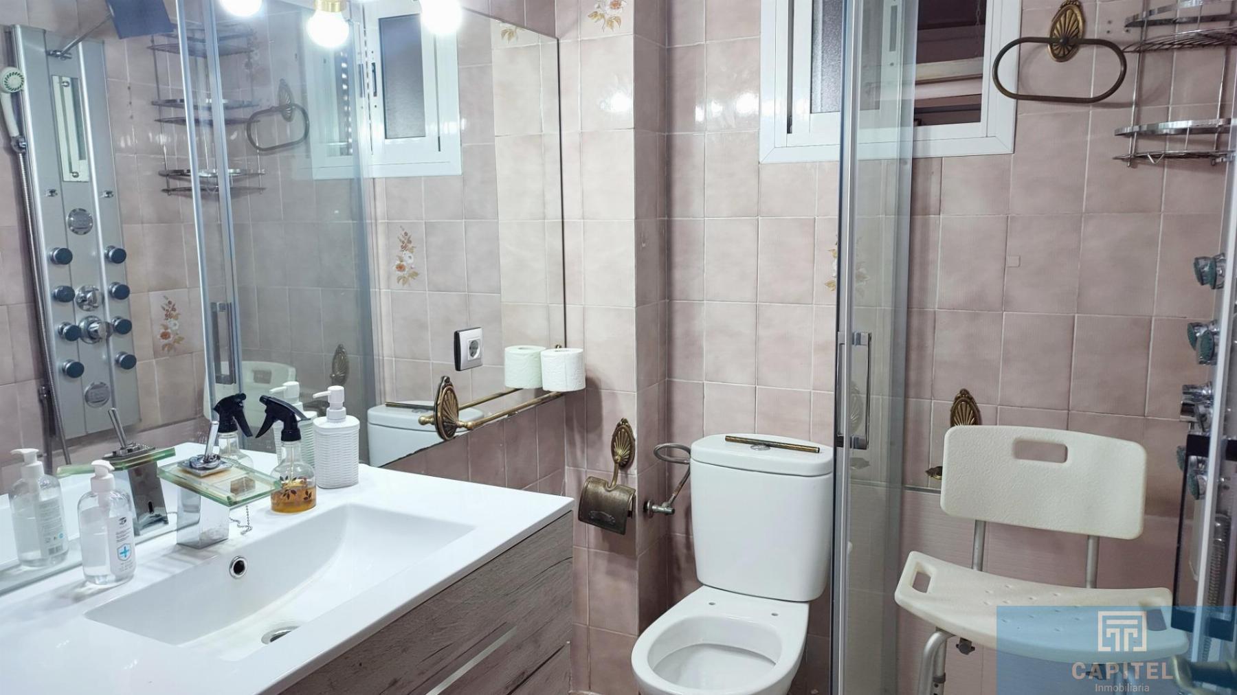 For sale of flat in Córdoba