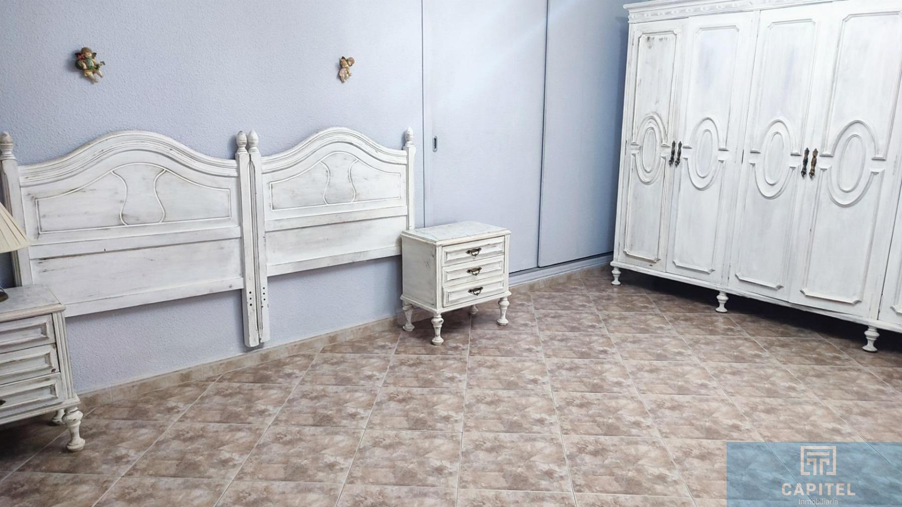 For sale of flat in Córdoba