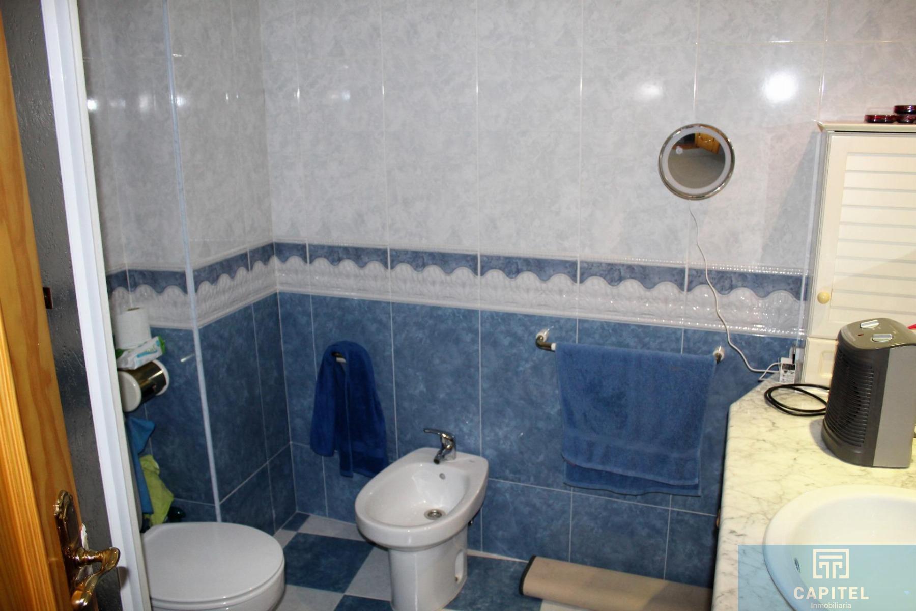 For sale of flat in Córdoba