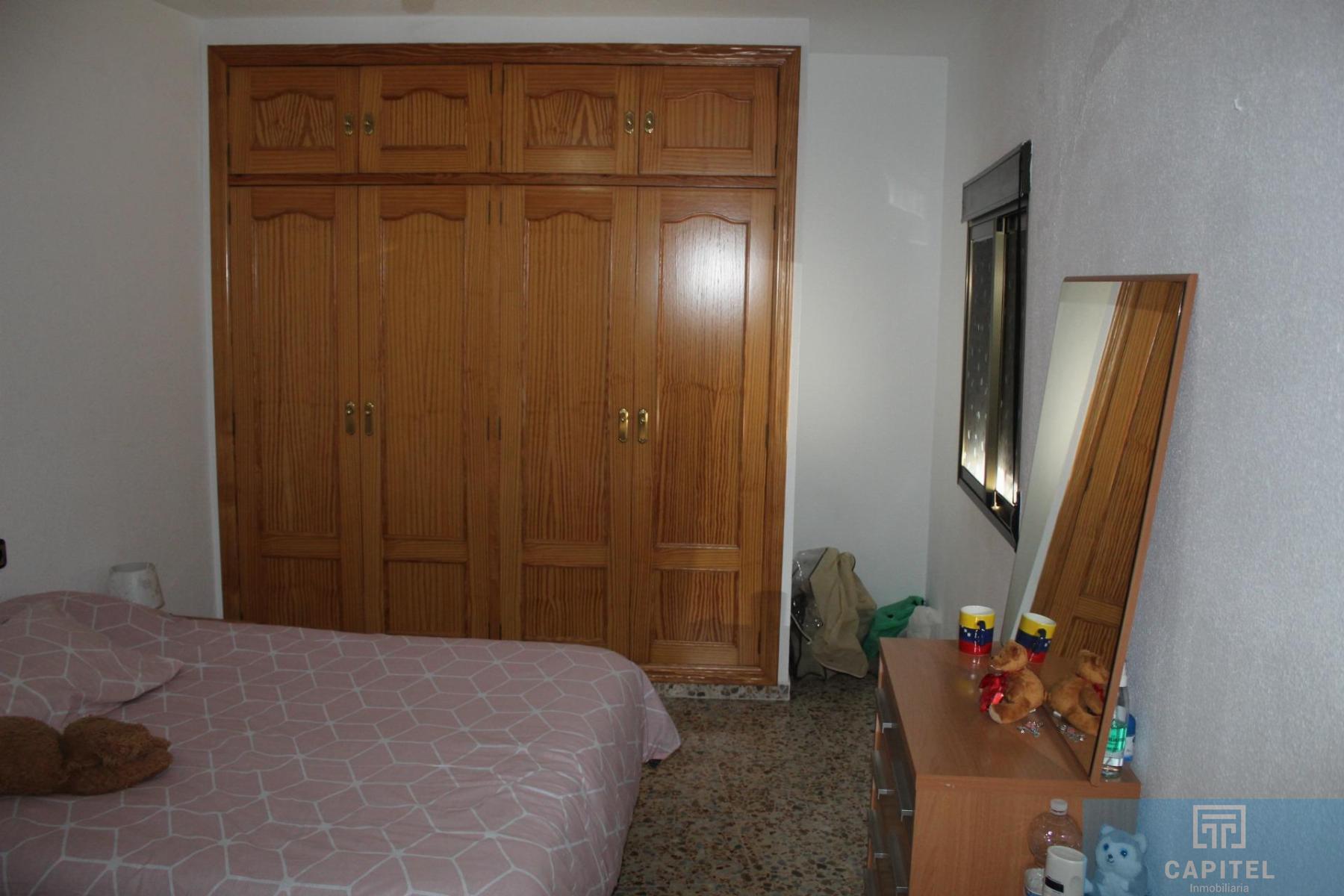 For sale of flat in Córdoba