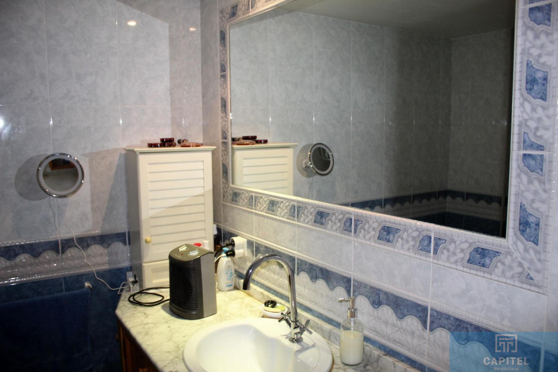 For sale of flat in Córdoba