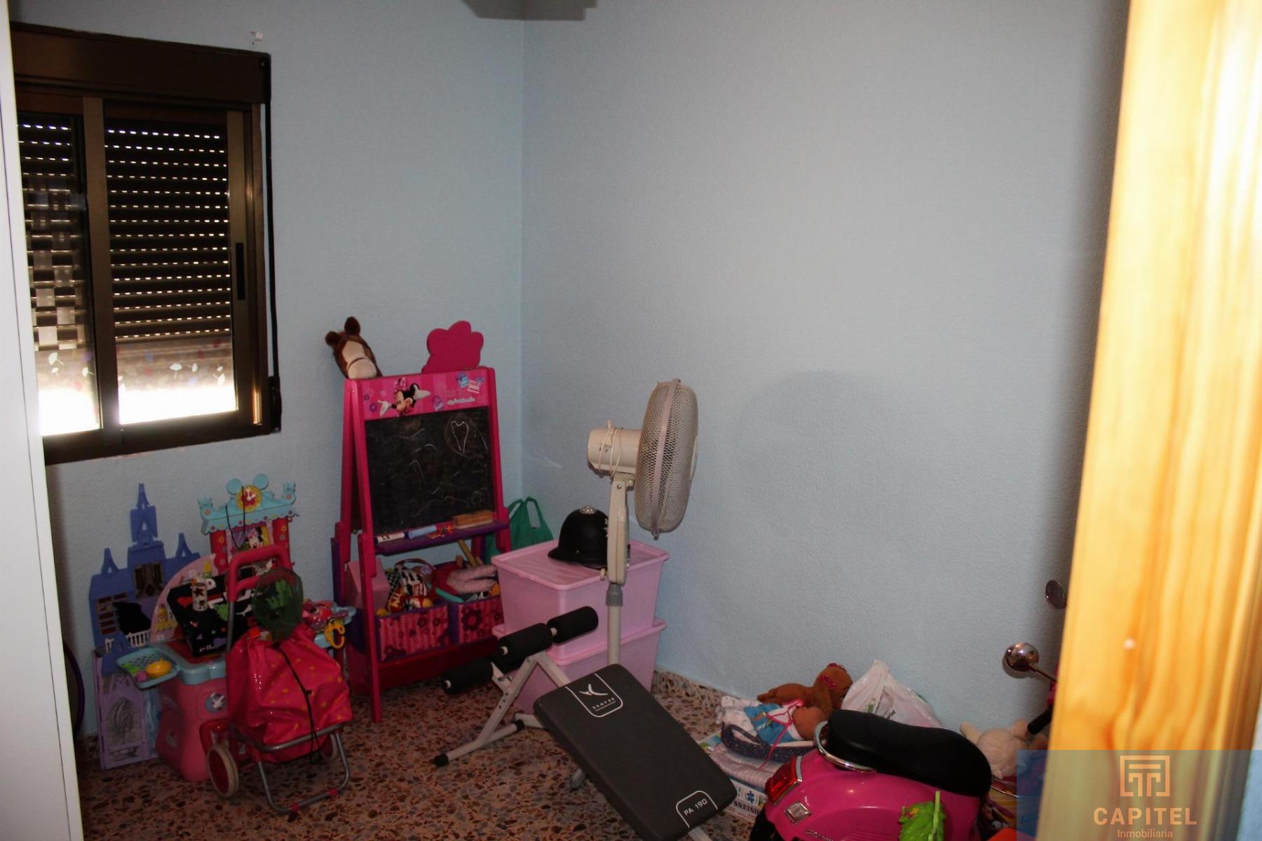 For sale of flat in Córdoba