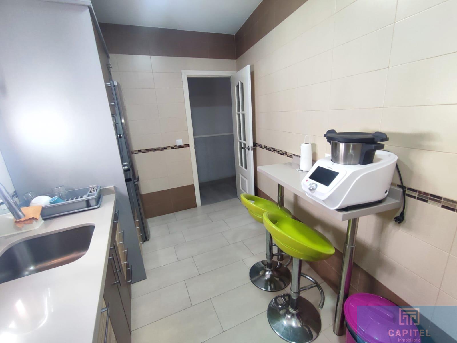 For sale of flat in Córdoba