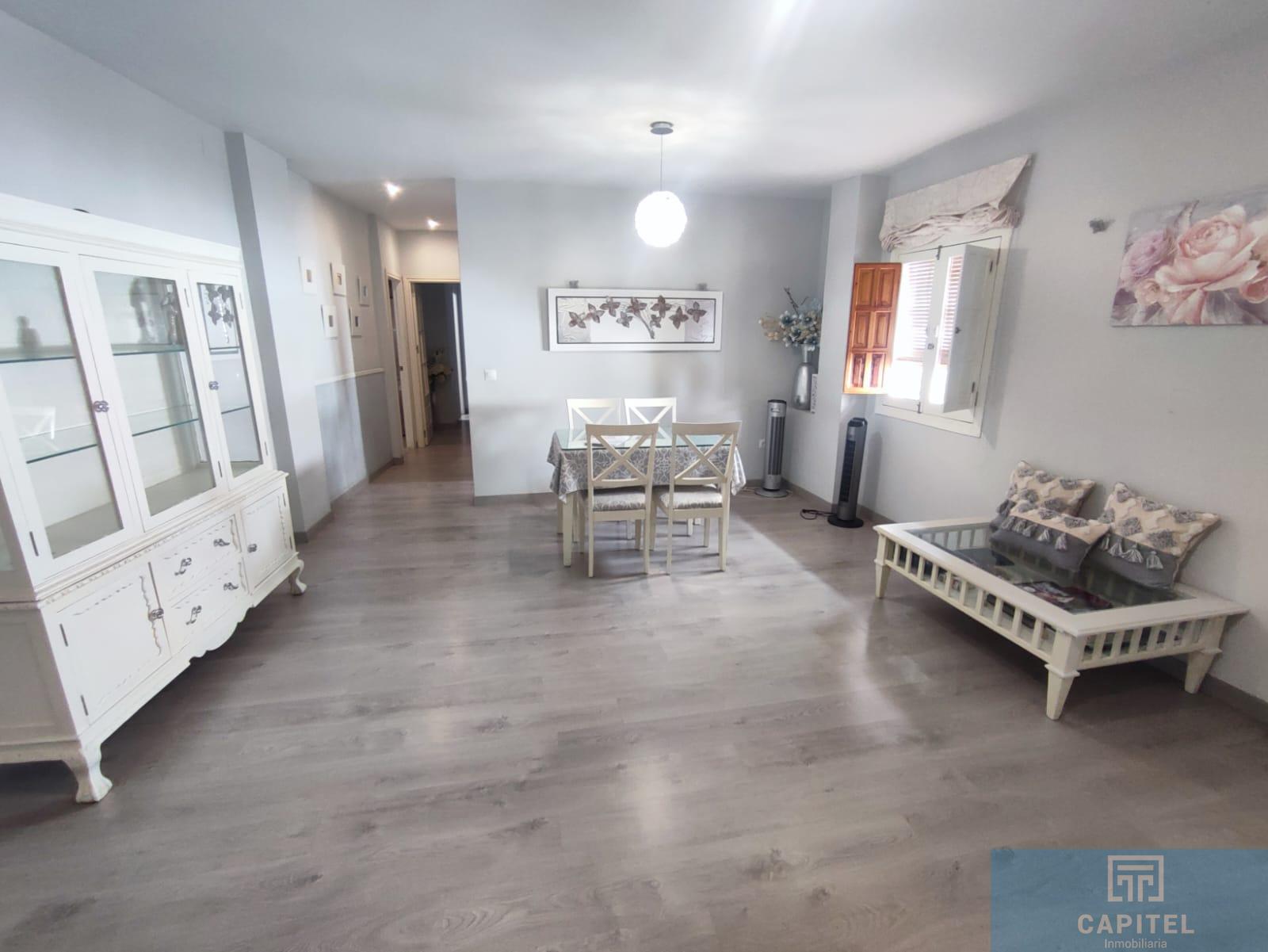 For sale of flat in Córdoba