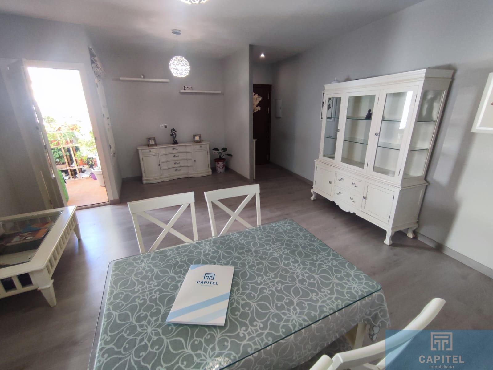 For sale of flat in Córdoba
