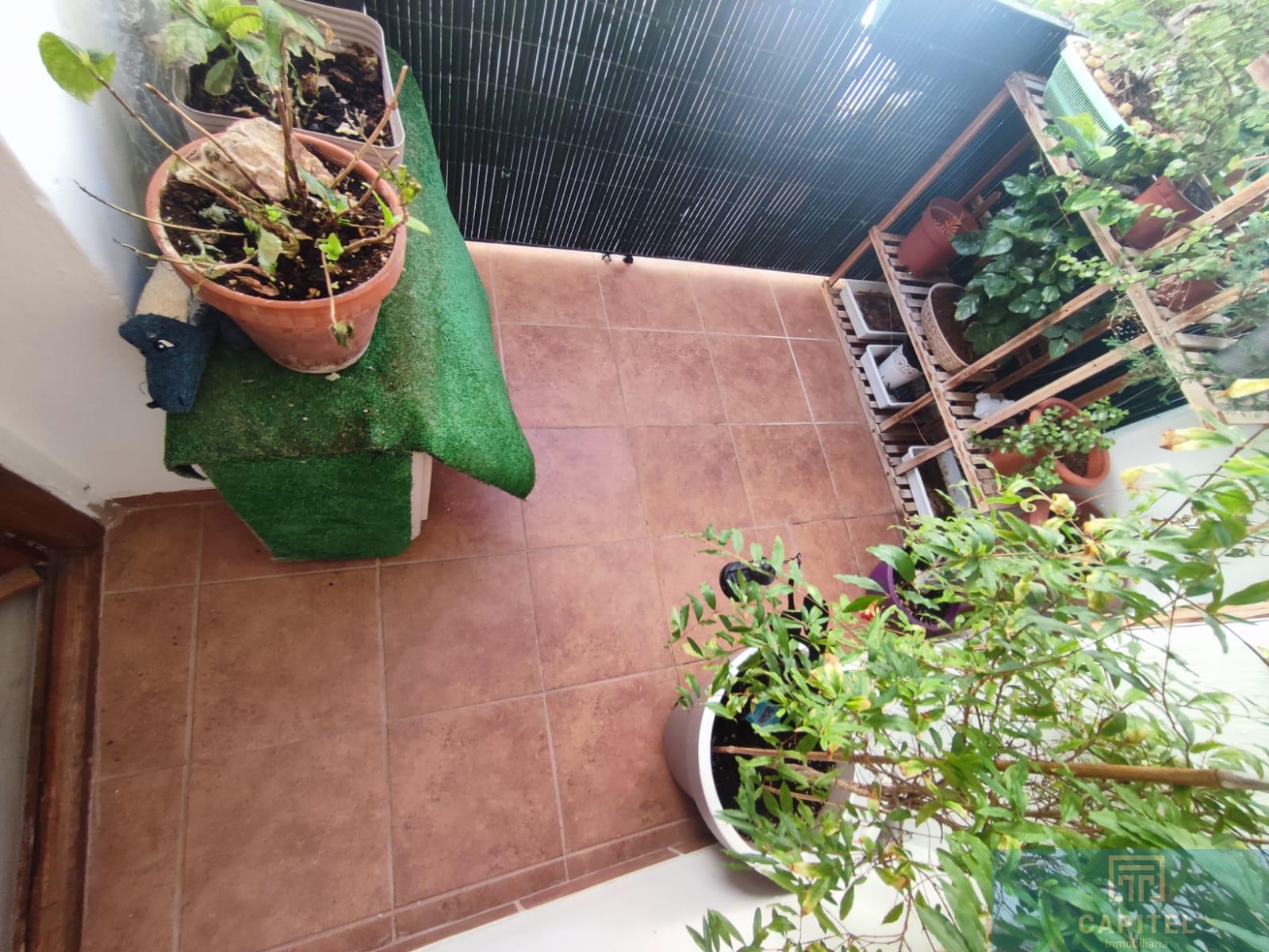 For sale of flat in Córdoba