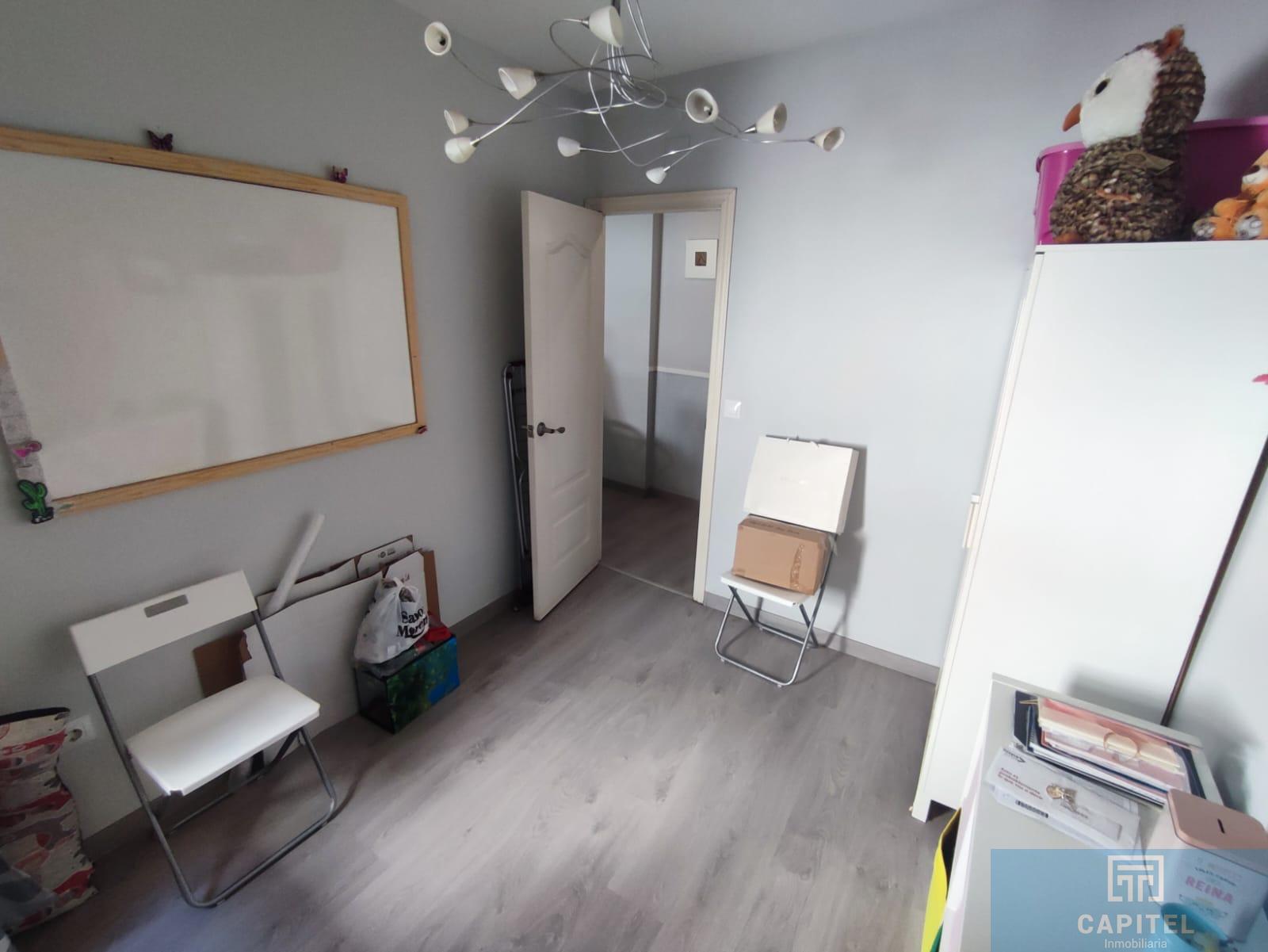 For sale of flat in Córdoba