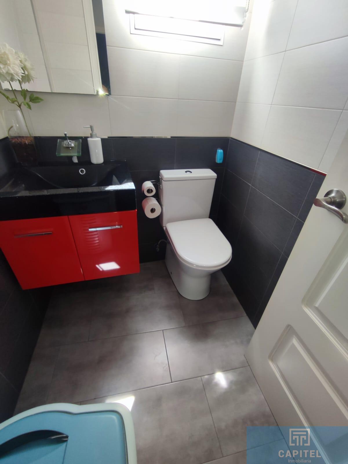 For sale of flat in Córdoba