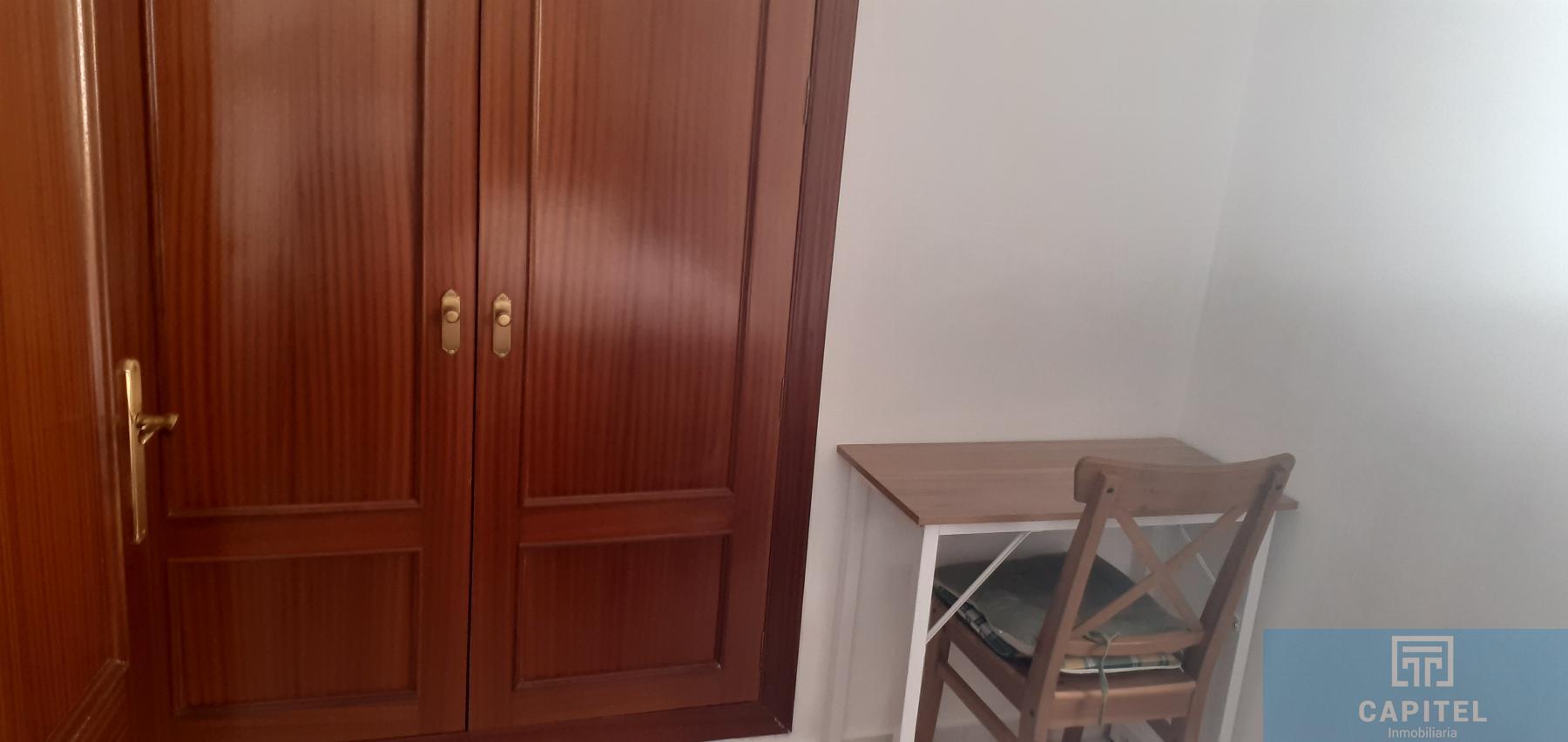 For sale of flat in Córdoba
