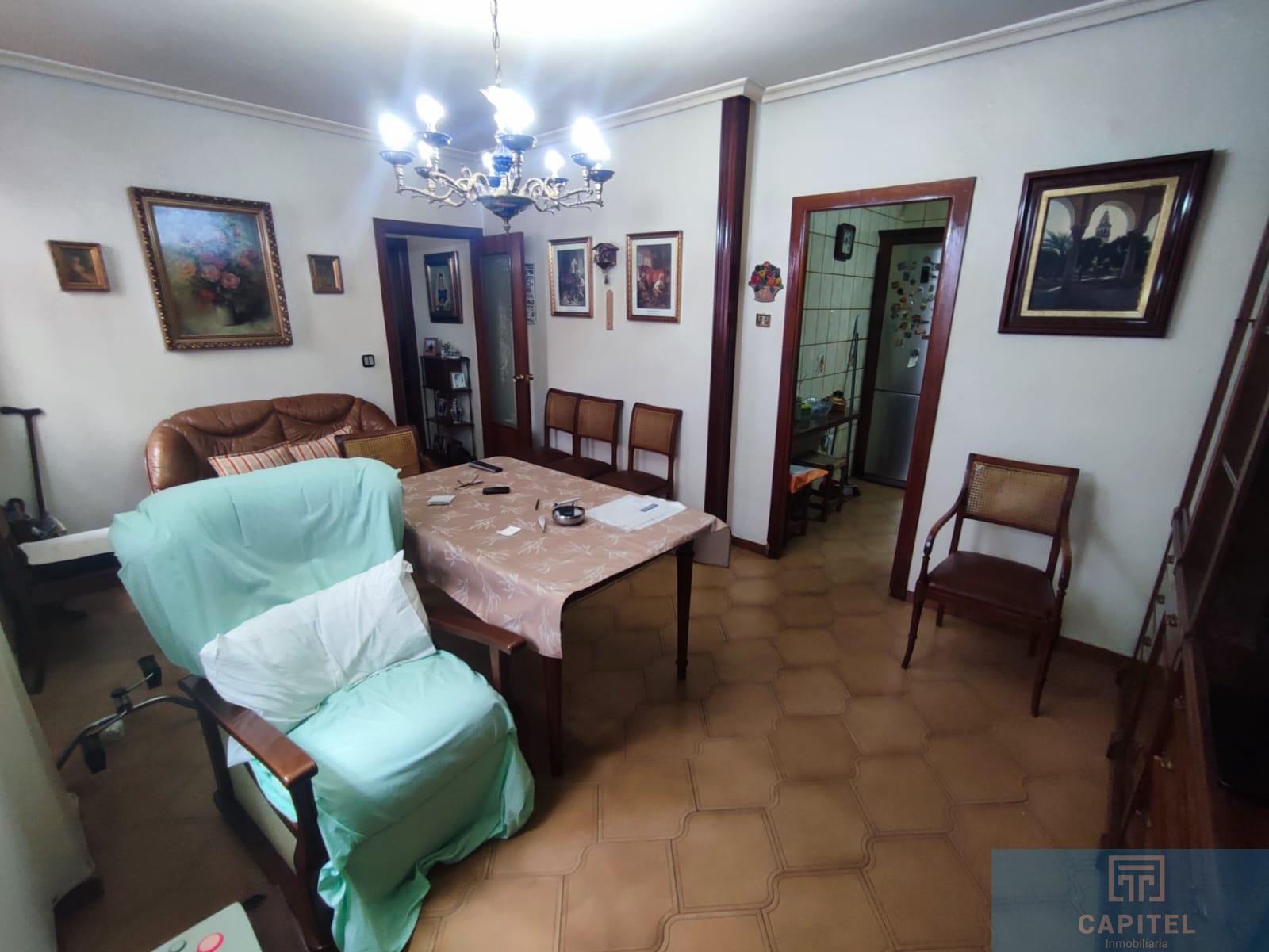 For sale of flat in Córdoba