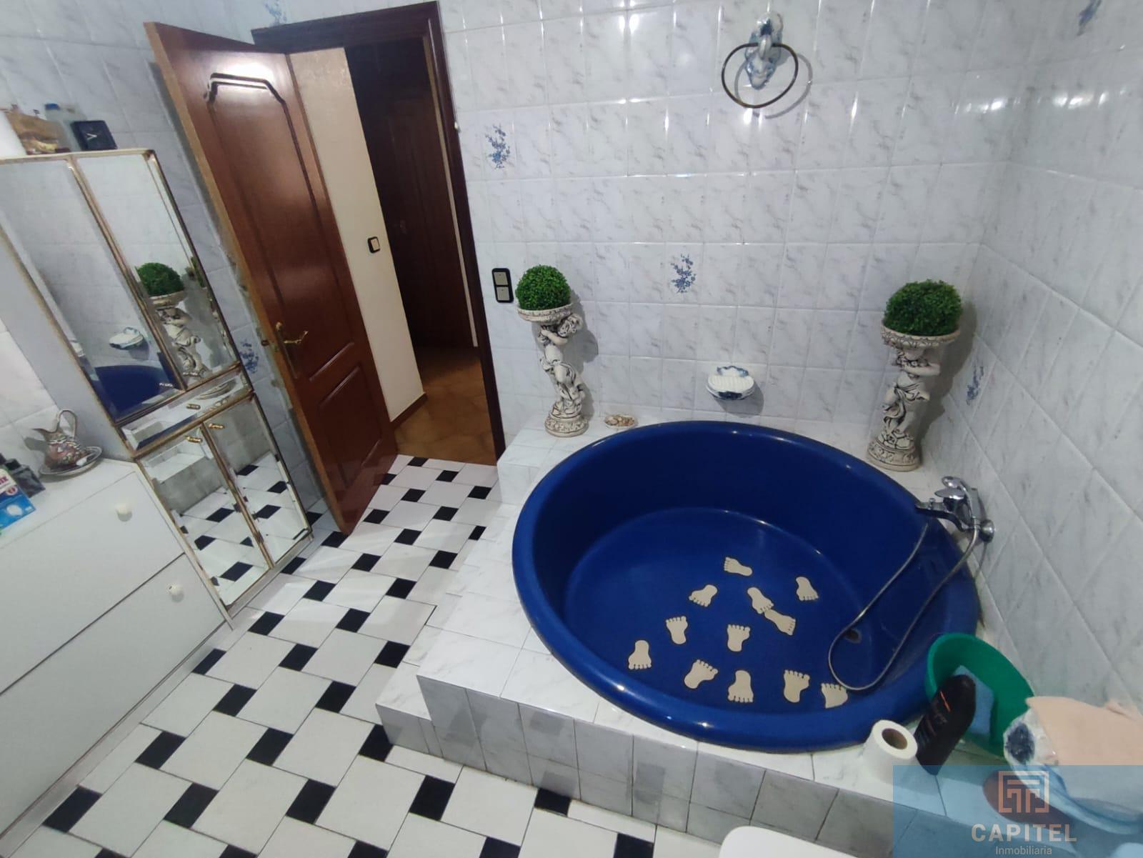 For sale of flat in Córdoba